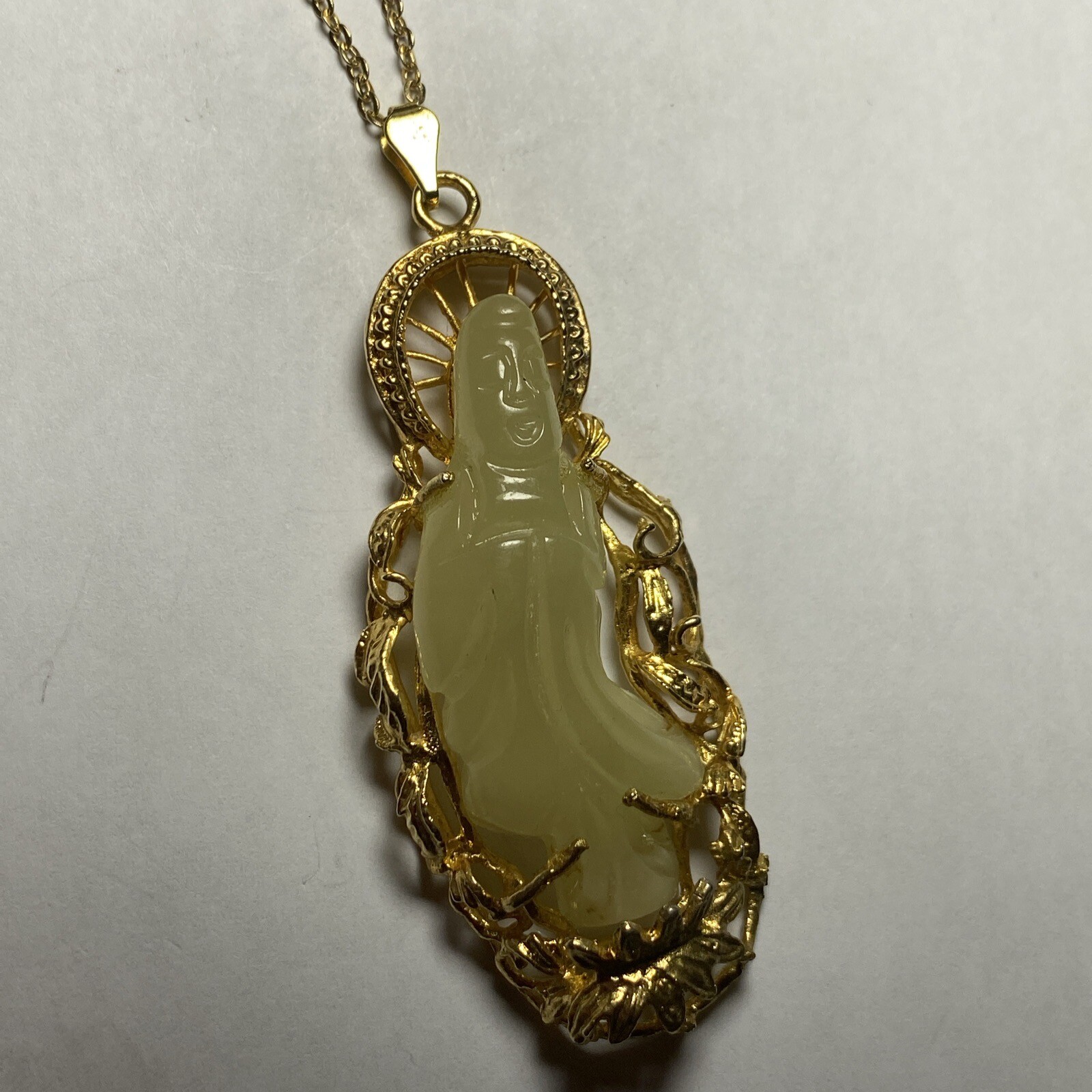 Hobe Necklace Green Jade Buddha Guan Yin Vintage Unused Natural Jade