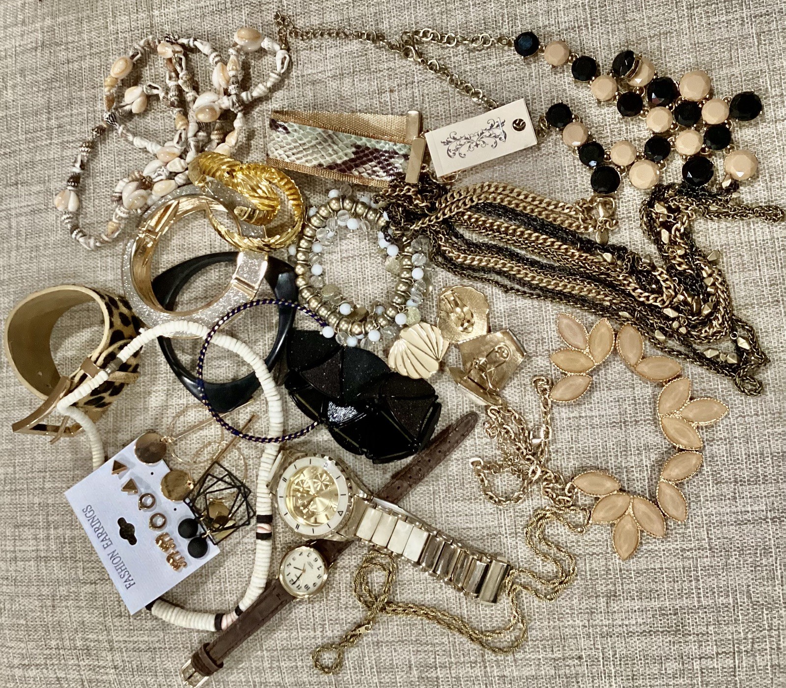 All Wearable Fashionable Very Good Jewelry Lot