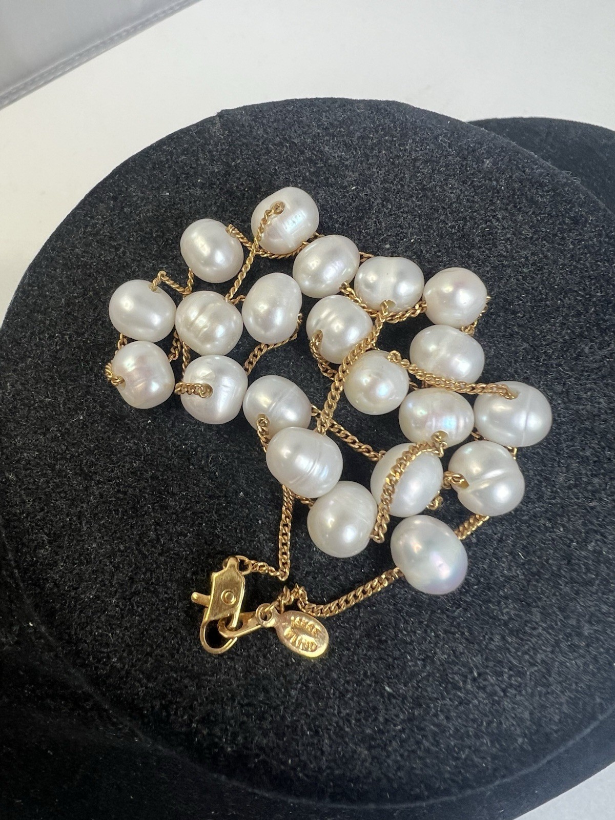 Beautiful Signed 14KGE W. Lind White Pearl Stationed Necklace 18″