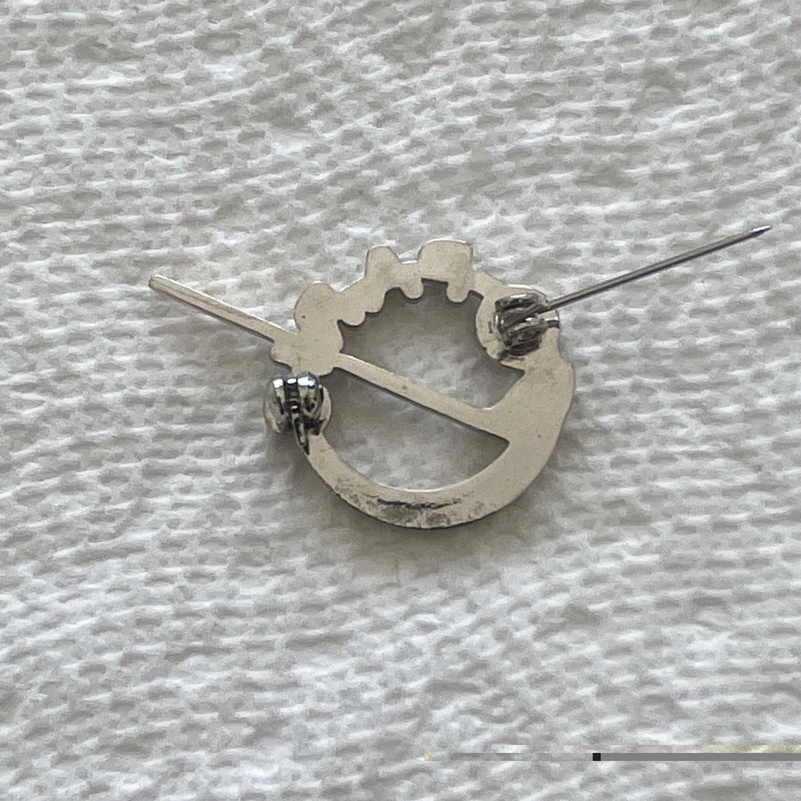 Paris Silver Tone Tennis Racquet Themed Brooch Pin Unisex Fashion No Stone