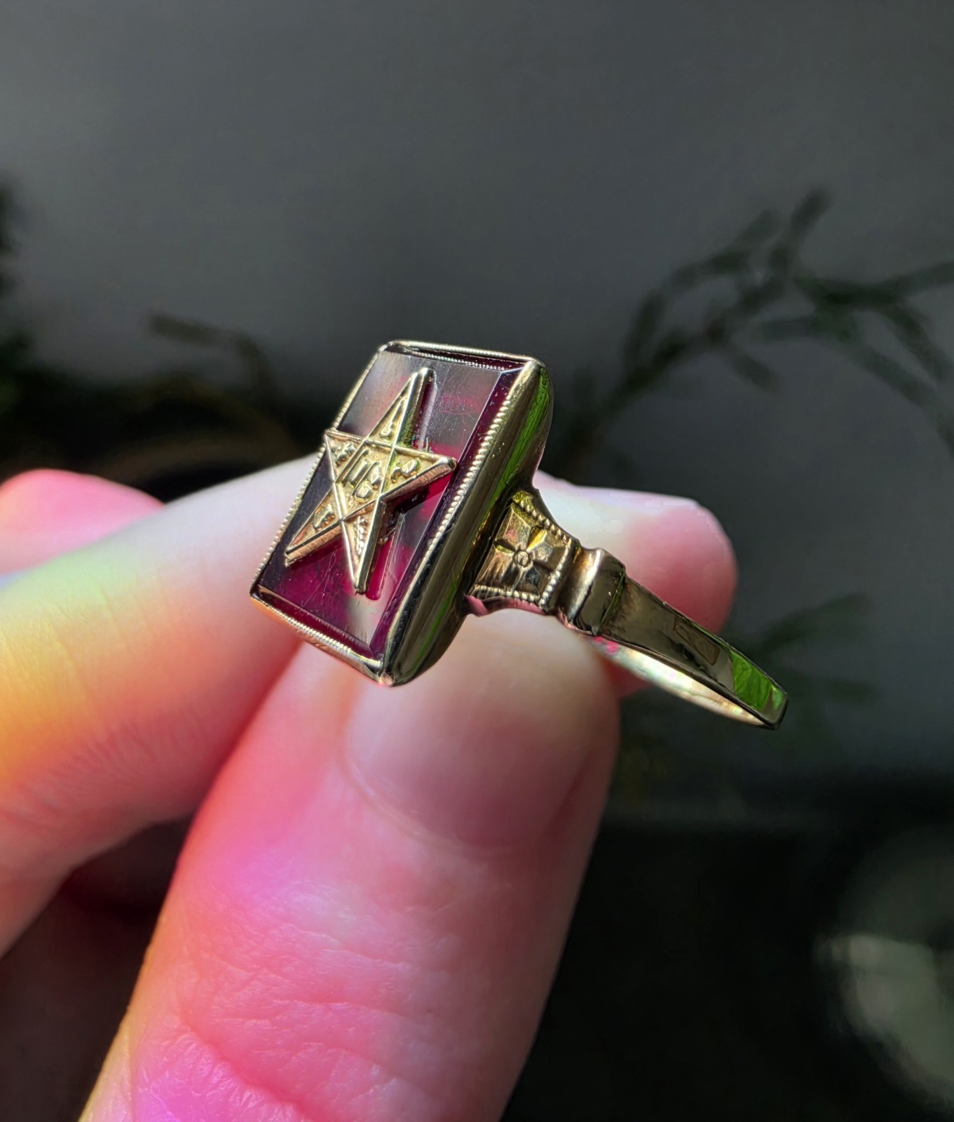 Antique 10k Yellow Gold Eastern Star Ring Size 7 With Red Stone Garnet Art Deco