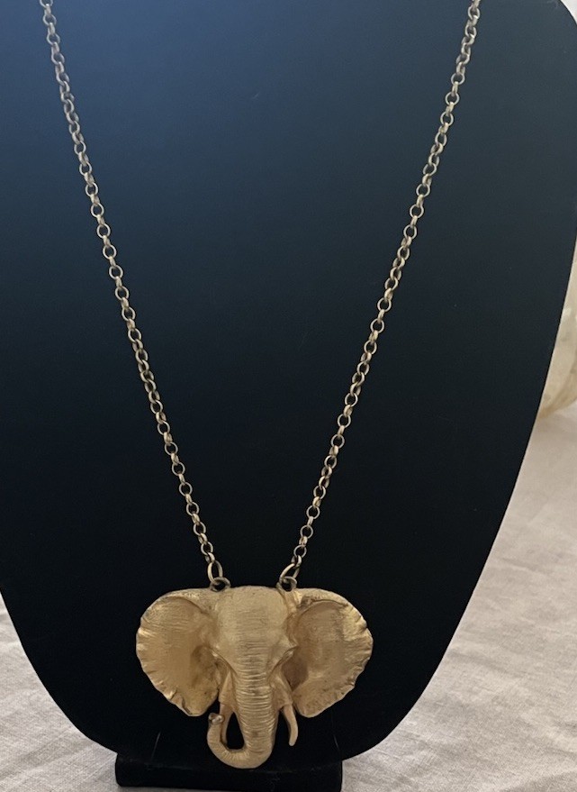 Vintage Signed Napier Large Gold Elephant Head Pendant Chain Link 24” Necklace