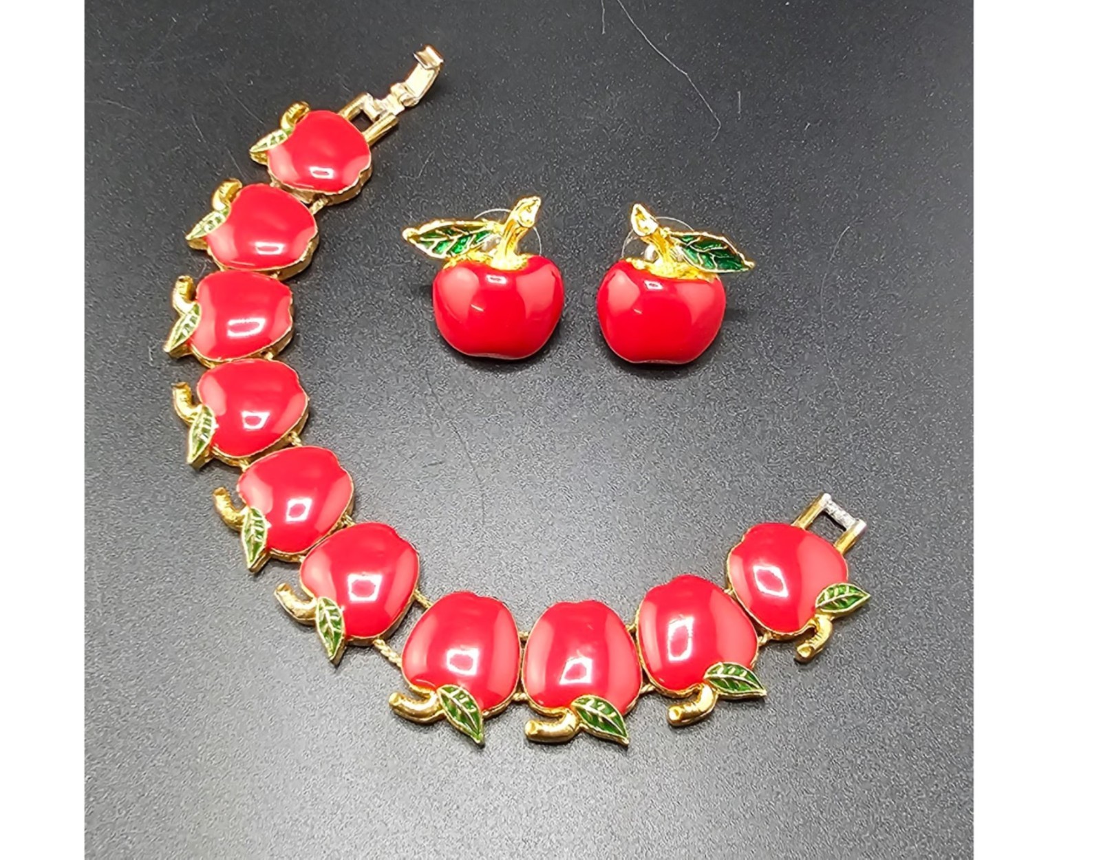 Vintage Red Apple Enamel Jewelry Set – Bracelet & Earrings