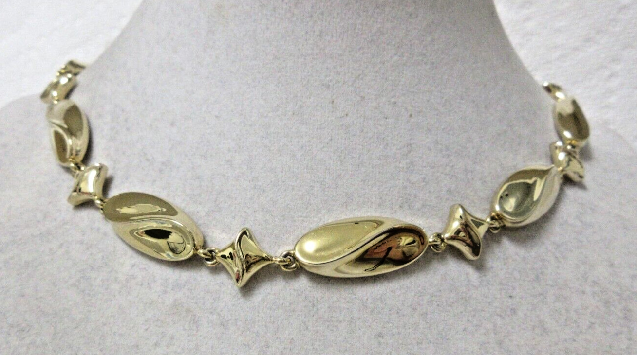 Vintage Gold Tone Patterned Oval Link Collar Necklace- No metal wear