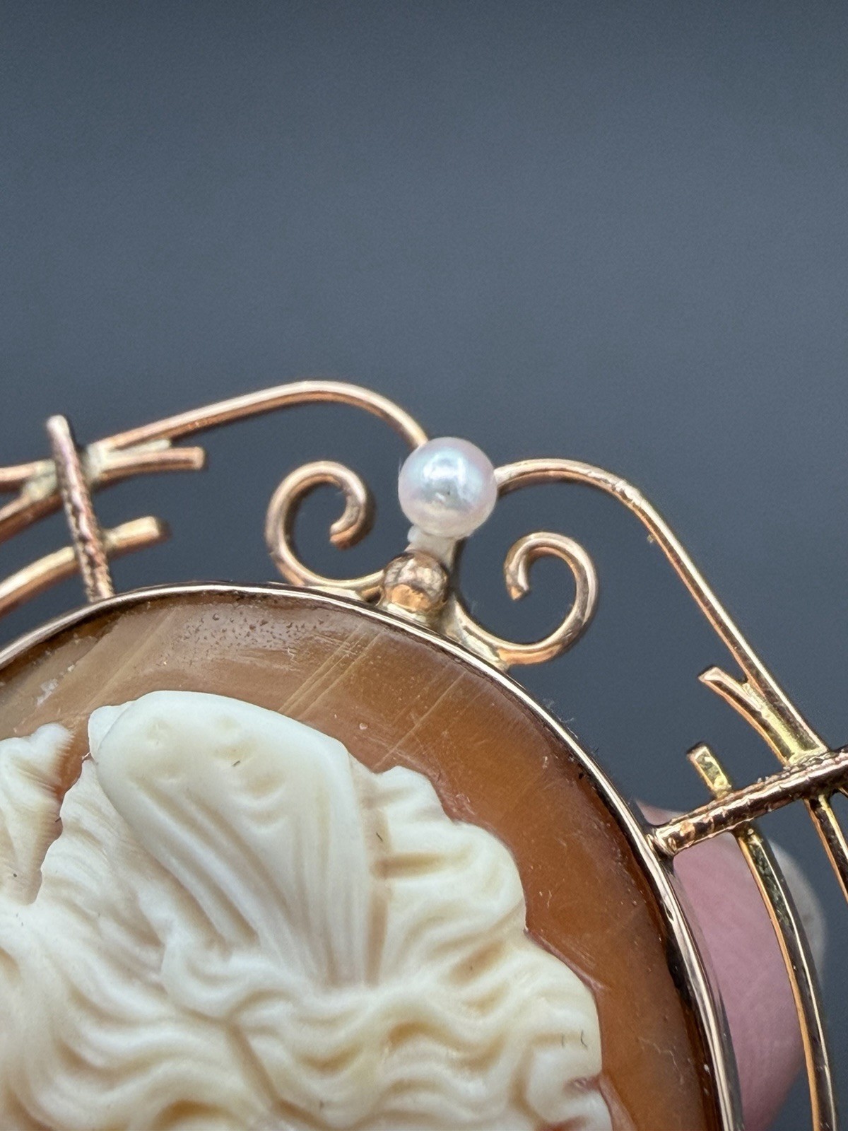 Antique Edwardian 10K Gold Carved Shell Cameo Brooch Seed Pearl Goddess Psyche