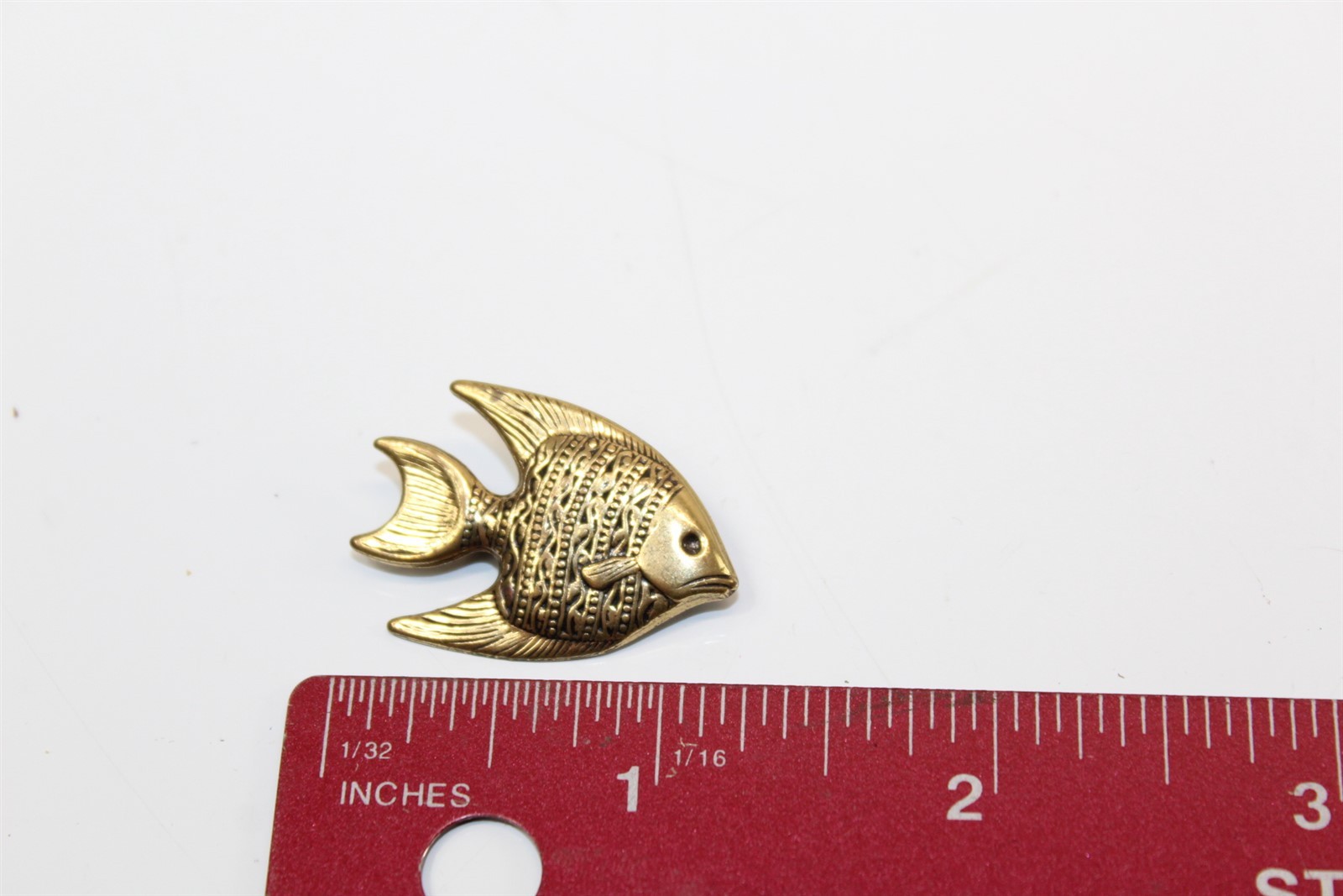 Brooch Gold-Tone Alloy Fish Design Vintage