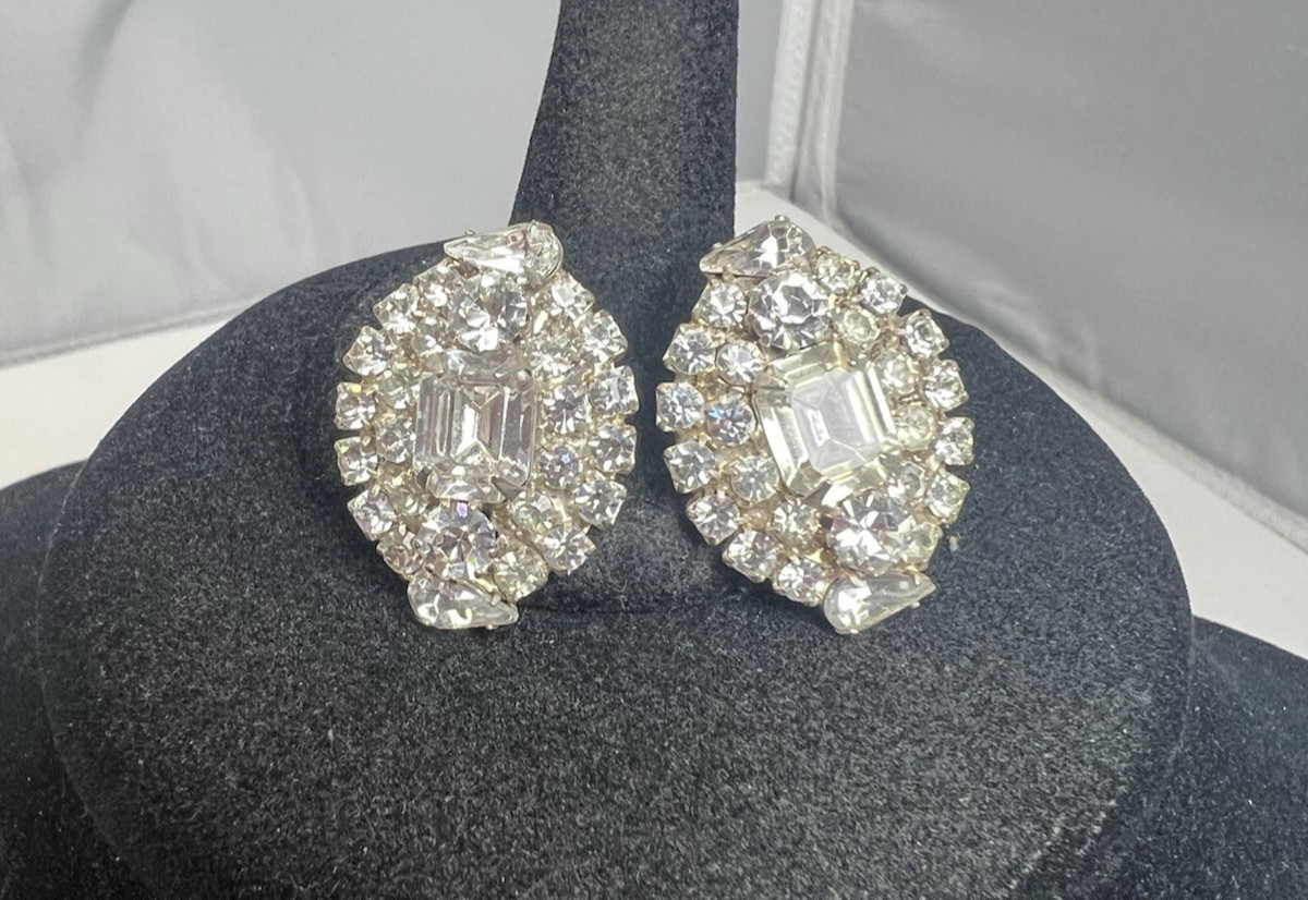 Vintage Dazzling Clear Prong Set Rhinestone Dangle Drop Earrings