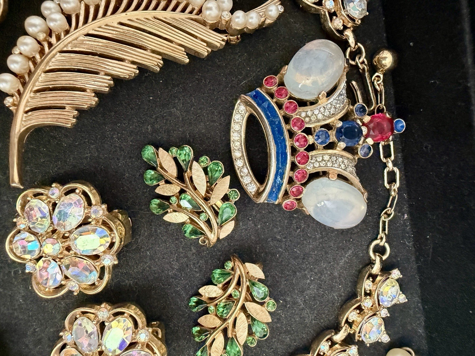 Vintage 100% CROWN TRIFARI Jewelry Lot Missing Stones Minor Repairs 38 Pieces