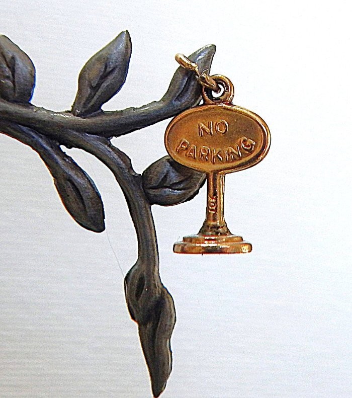 Vintage Solid 10k Gold Charm ~ NO PARKING Traffic Sign 1.0g ~ Estate D76