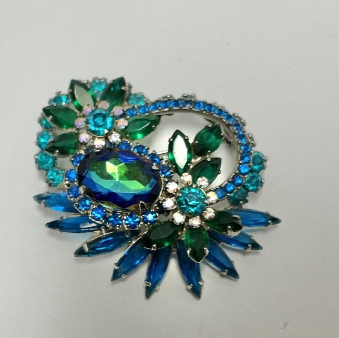 Vintage Juliana D & E Peacock Costume Jewelry Large Cupcake Brooch/Pin