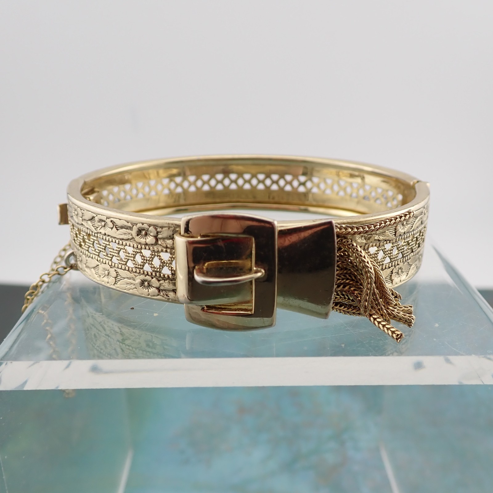 Whiting Davis Foxtail Chain Fringe Gold Tone Hinged Buckle 6.75″ Bracelet Safety