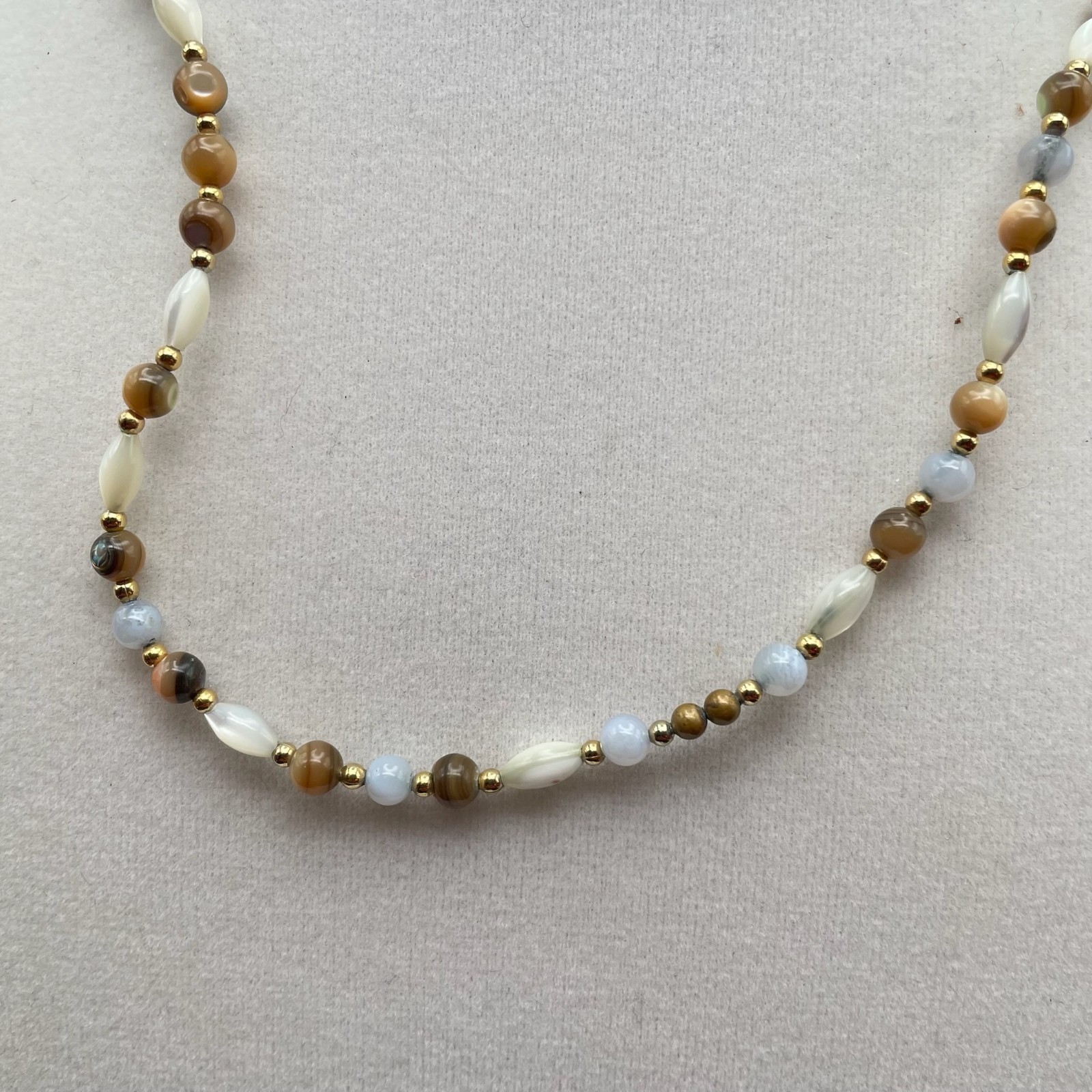 Vintage Mother of Pearl Necklace Brown Tan MOP Gold Tone Bead Magnetic Clasp