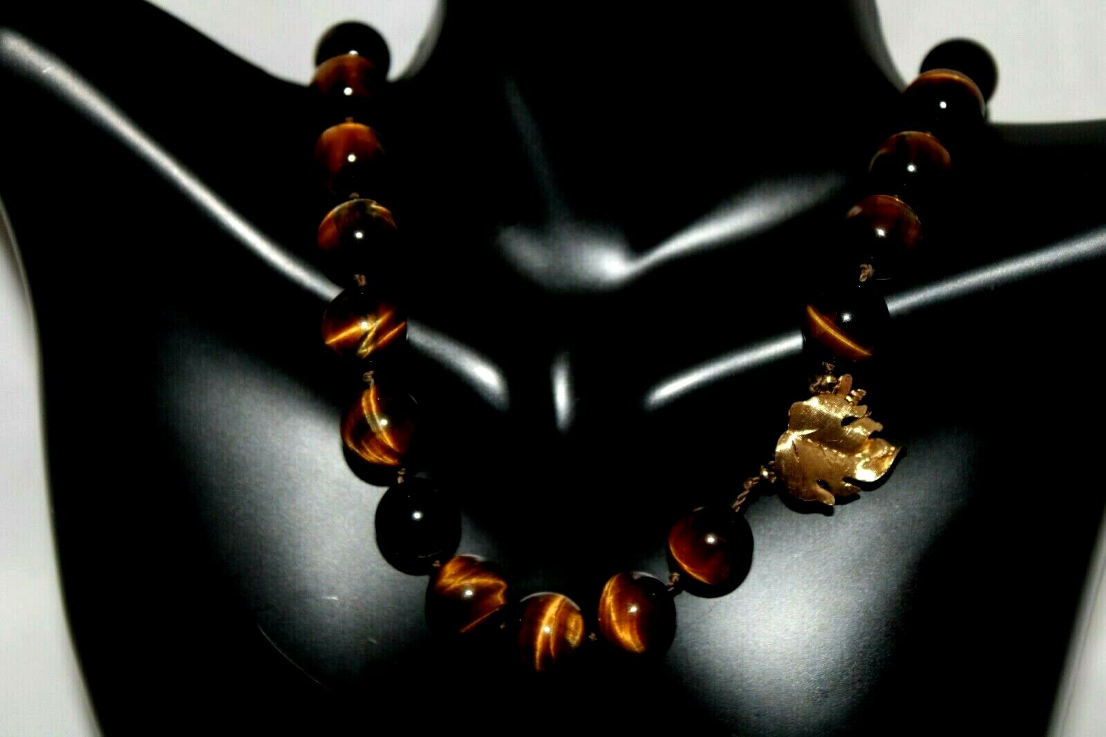 Vtg 14K Yellow Gold Leaf Tigers Eye Knotted Strand Necklace 17″ Slider 67gS