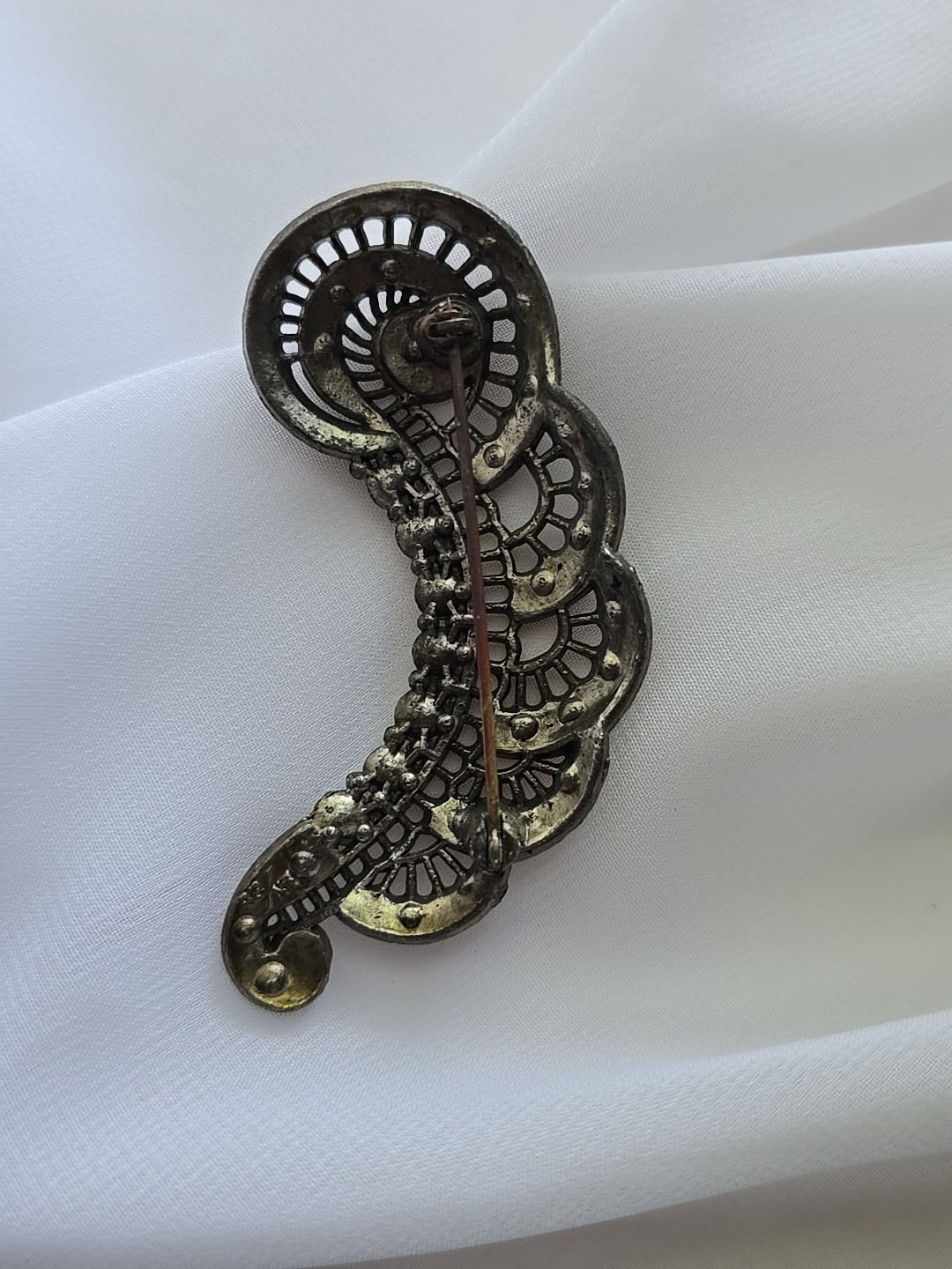 1930s Little Nemo Leaf Brooch LN 25 Multicolor Rhinestones Pot Metal Pin 3.5″