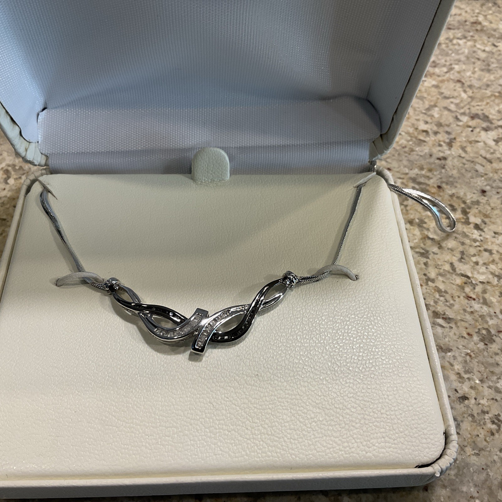 NIB STERLING SILVER 925 Diamond Necklace Ribbon Pendent 17”