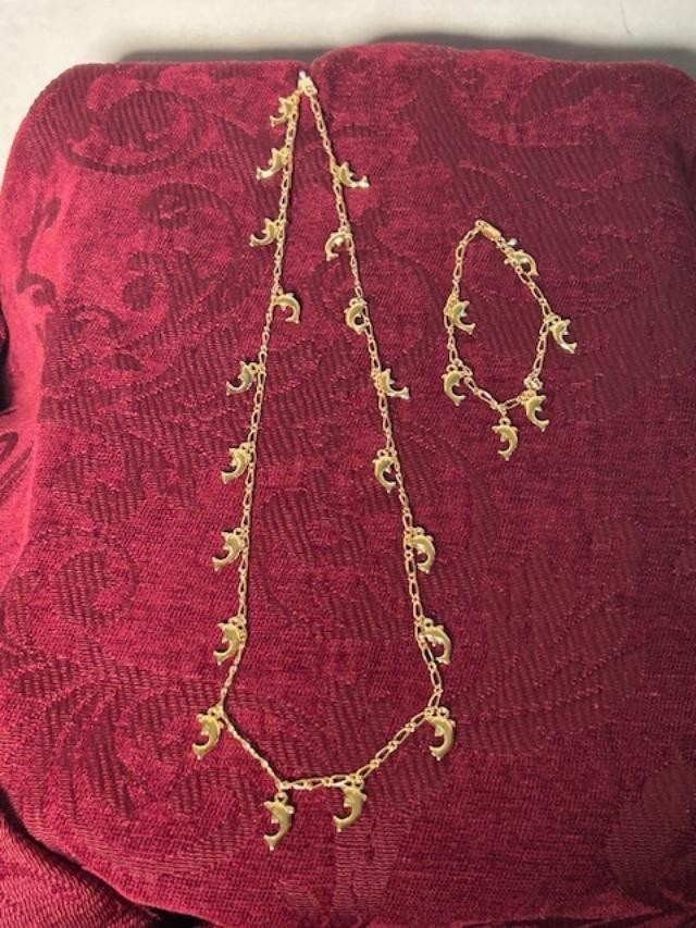 VINTAGE UNUSUAL DOLPHIN 21 INCH NECKLACE WITH A 7 INCH MATCHING CHARM BRACELET