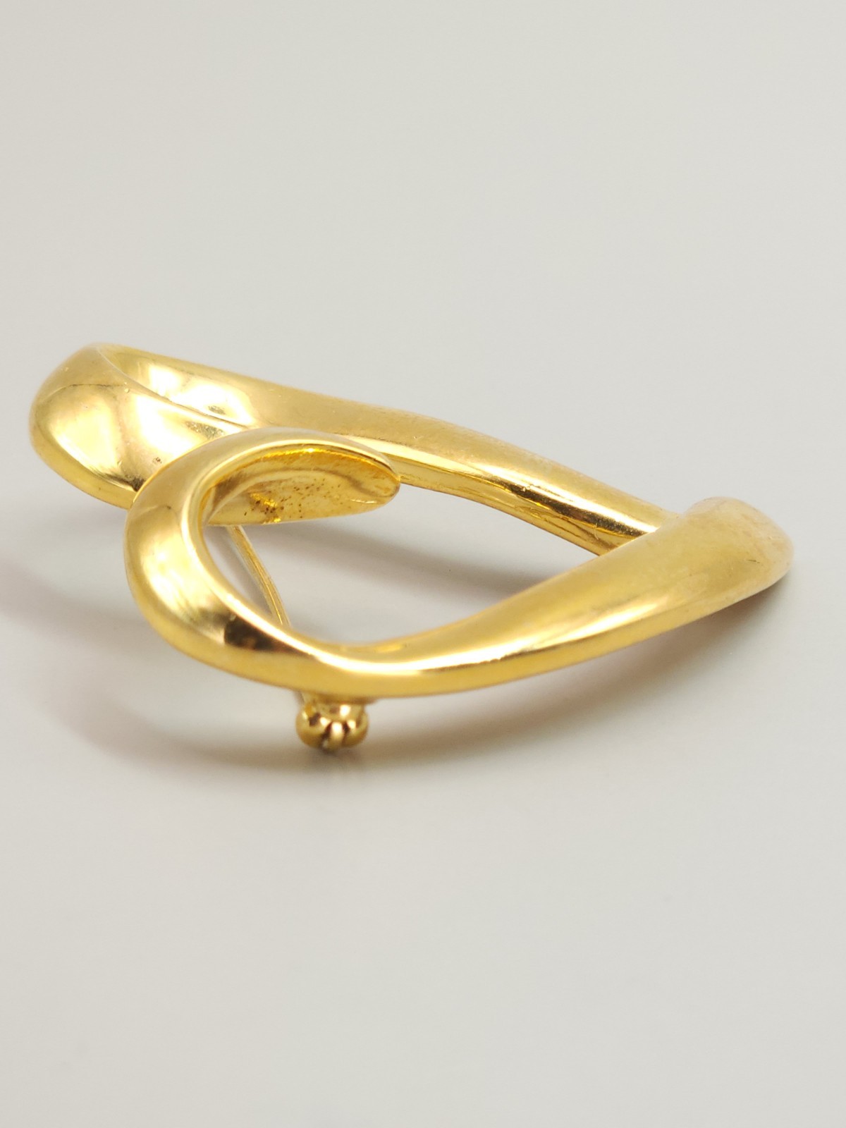 Vintage Trifari Open Heart Brooch Gold Tone 1.5″ Wide USA Seller