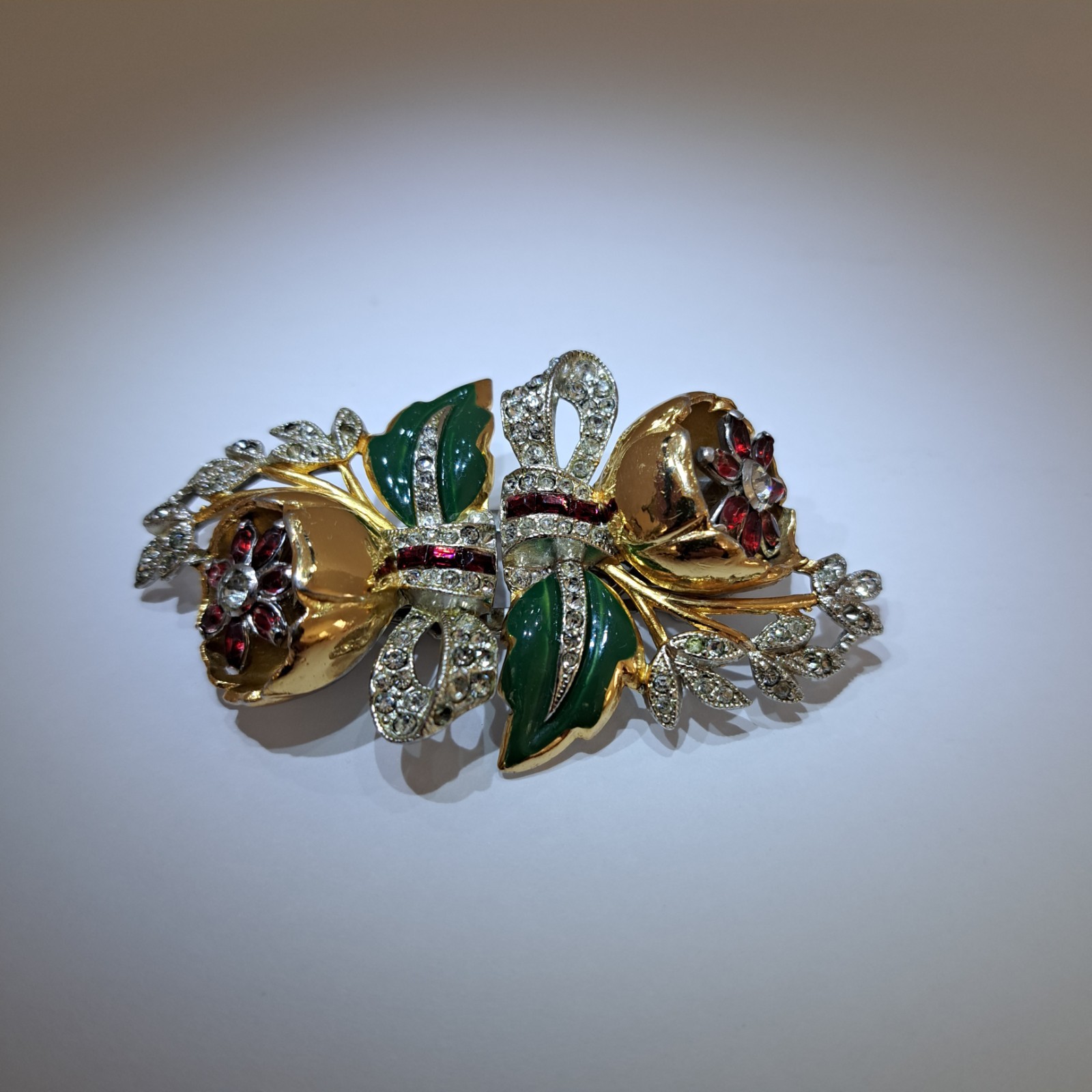 Coro Duette Quivering Camillas Brooch Red & White Stones Green Enamel Gold Tone