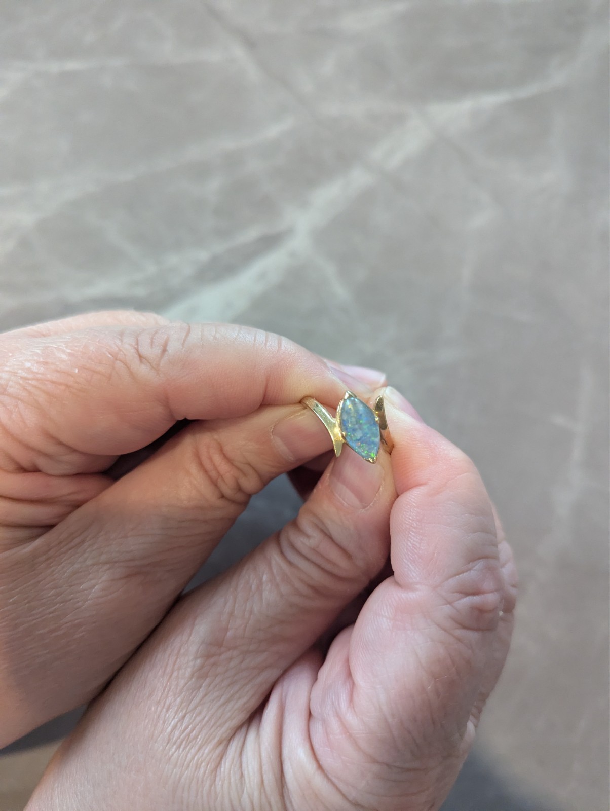 gold opal ring vintage size 8