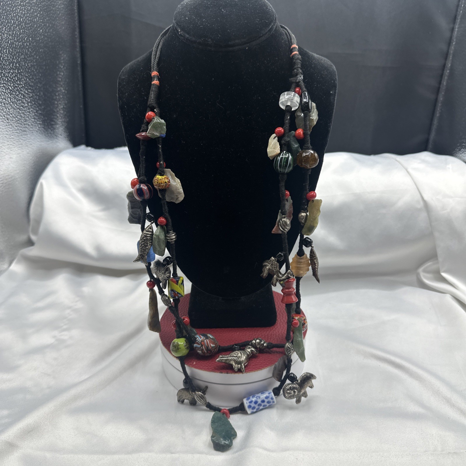 Vtg Indian Glass Beads Stone Nuggets and Seven Puffed Animals Cord Necklace.Read