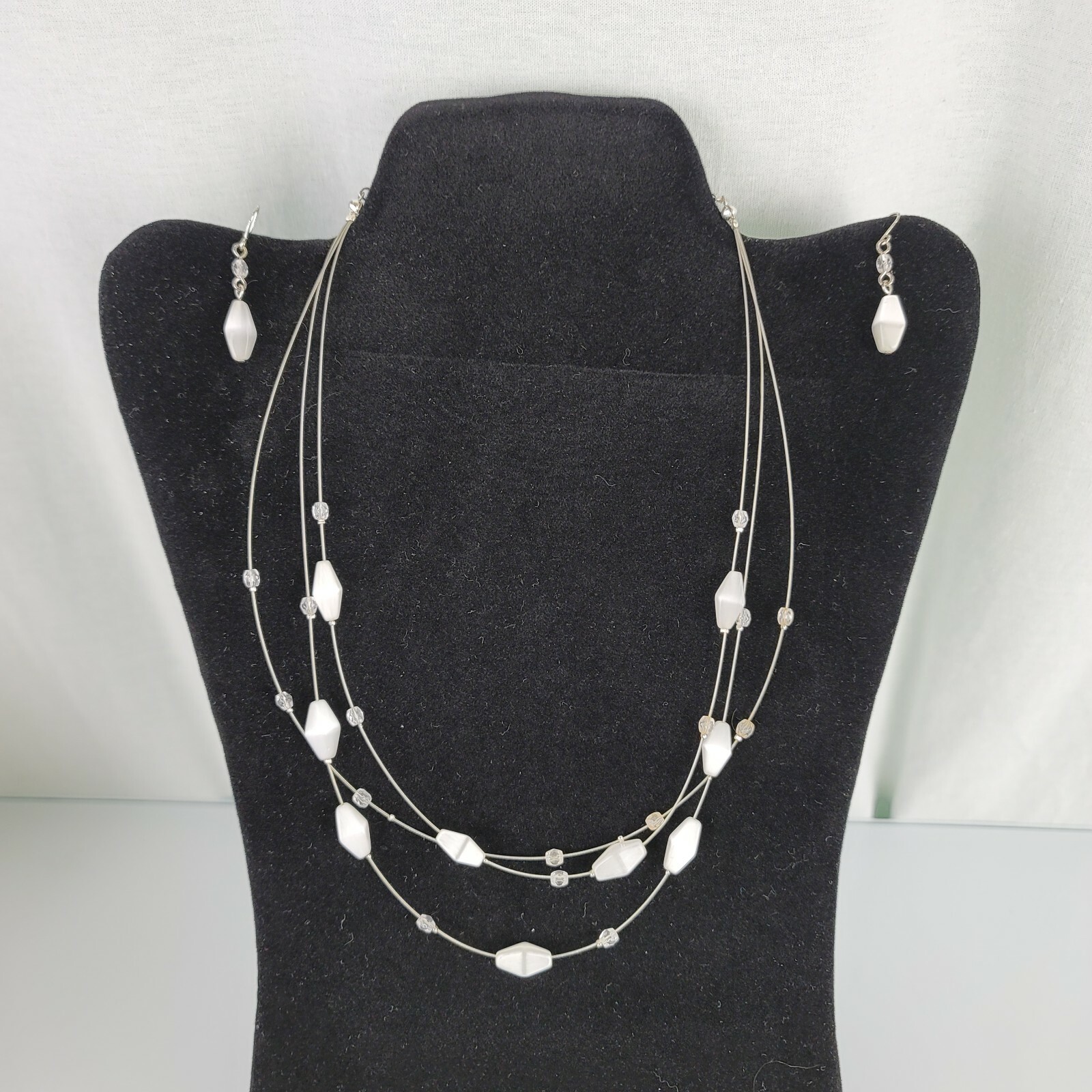 Avon Costume Jewelry Necklace Set Lot Bracelet Earrings Pearl Turtle 17 pieces
