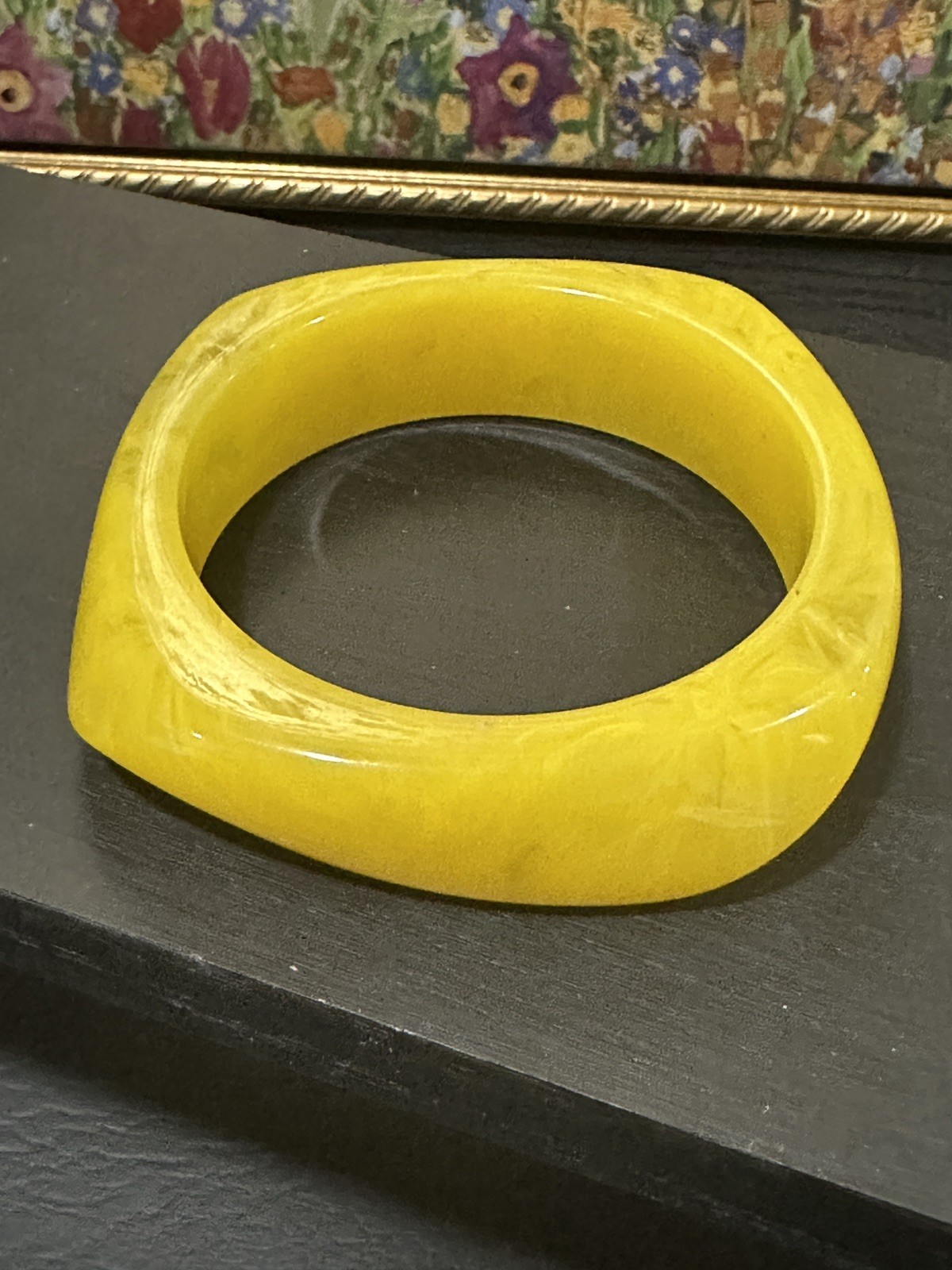 Marbled Yellow Acrylic Lucite Square Shaped Bangle Bracelet Sz 8.25″