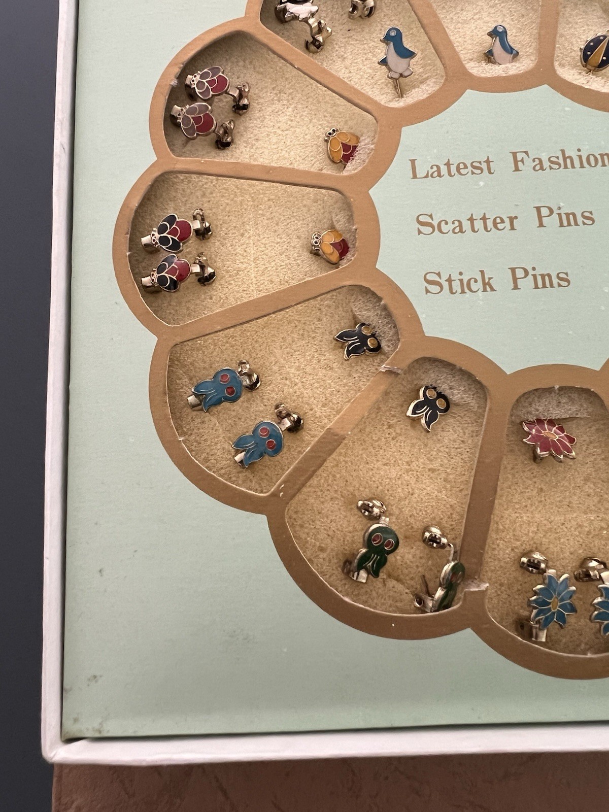Lot Of Deco Retro & Vintage Small Scatter & Stick Pins Various Designs & Animals