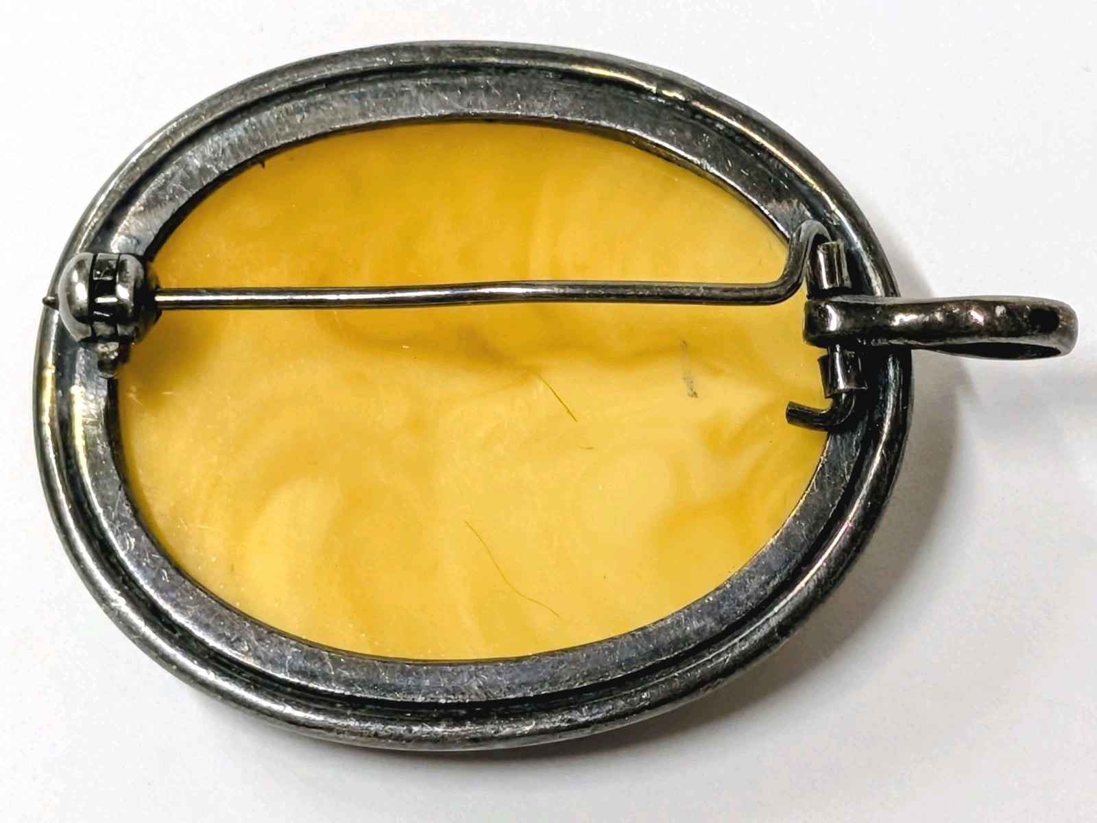 Vintage Butterscotch Baltic Amber Egg Yolk Pendant Brooch