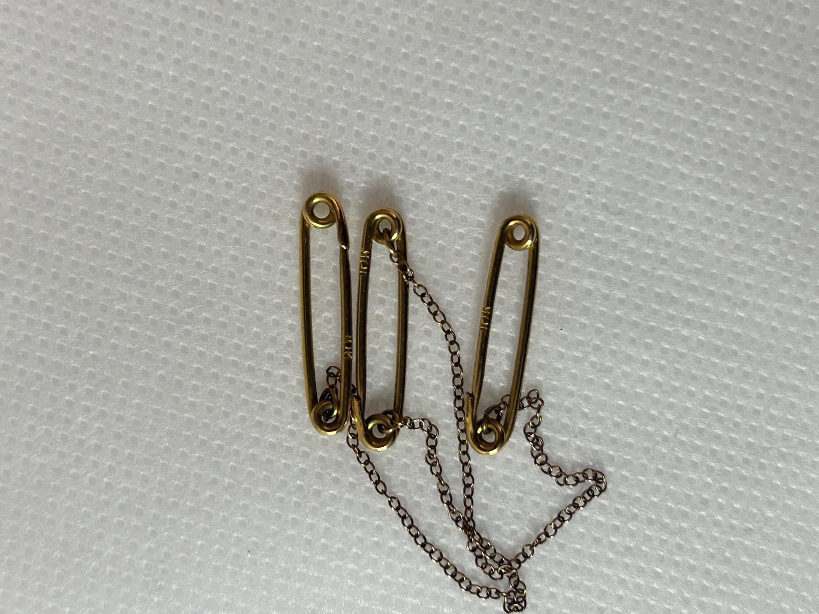 10k Gold Safety Pin Sweater Cable Chain Brooch