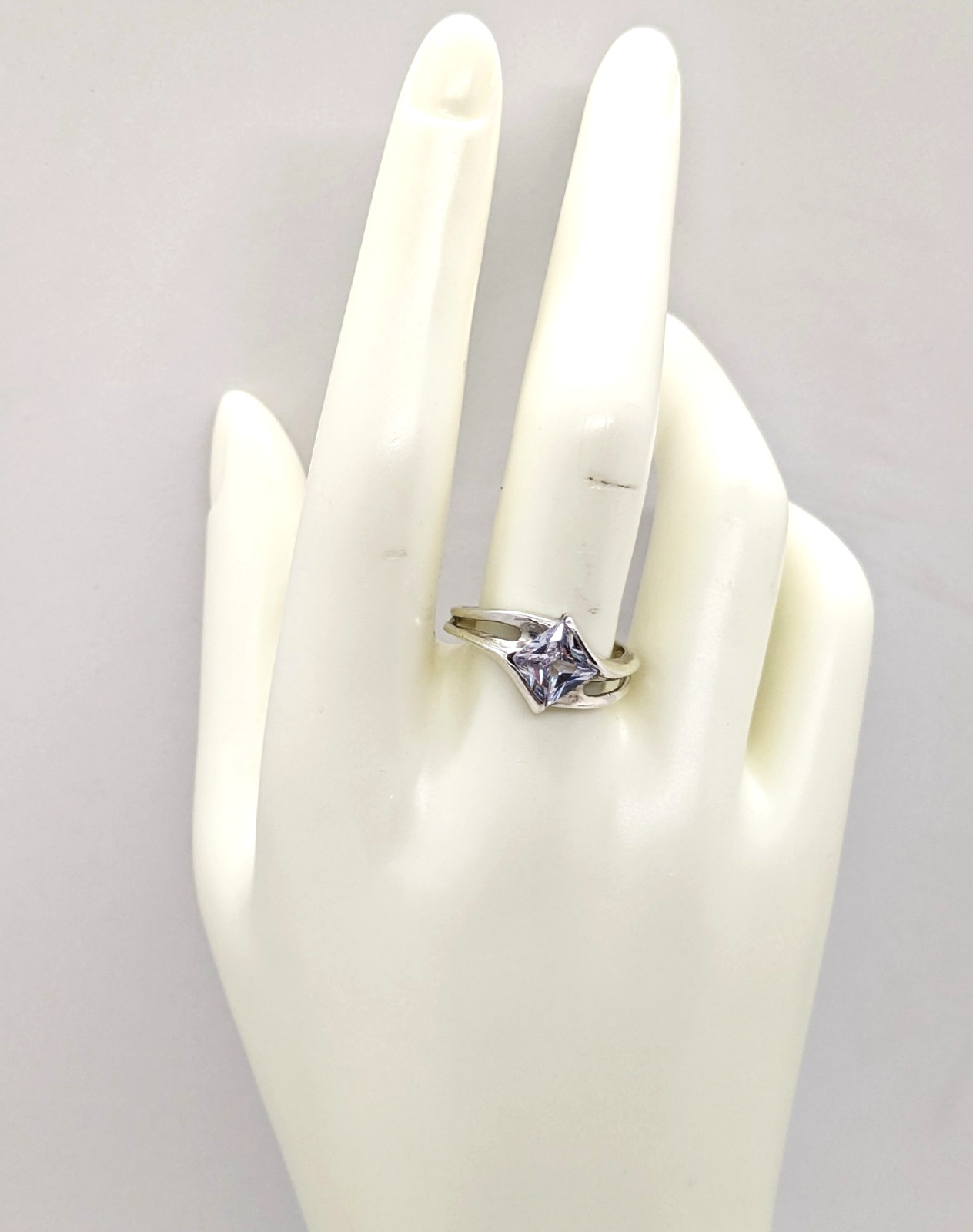 Vintage Elegant RING Silver 925 with Chic Bright Stone -size: 9.25US (19mm)| #25