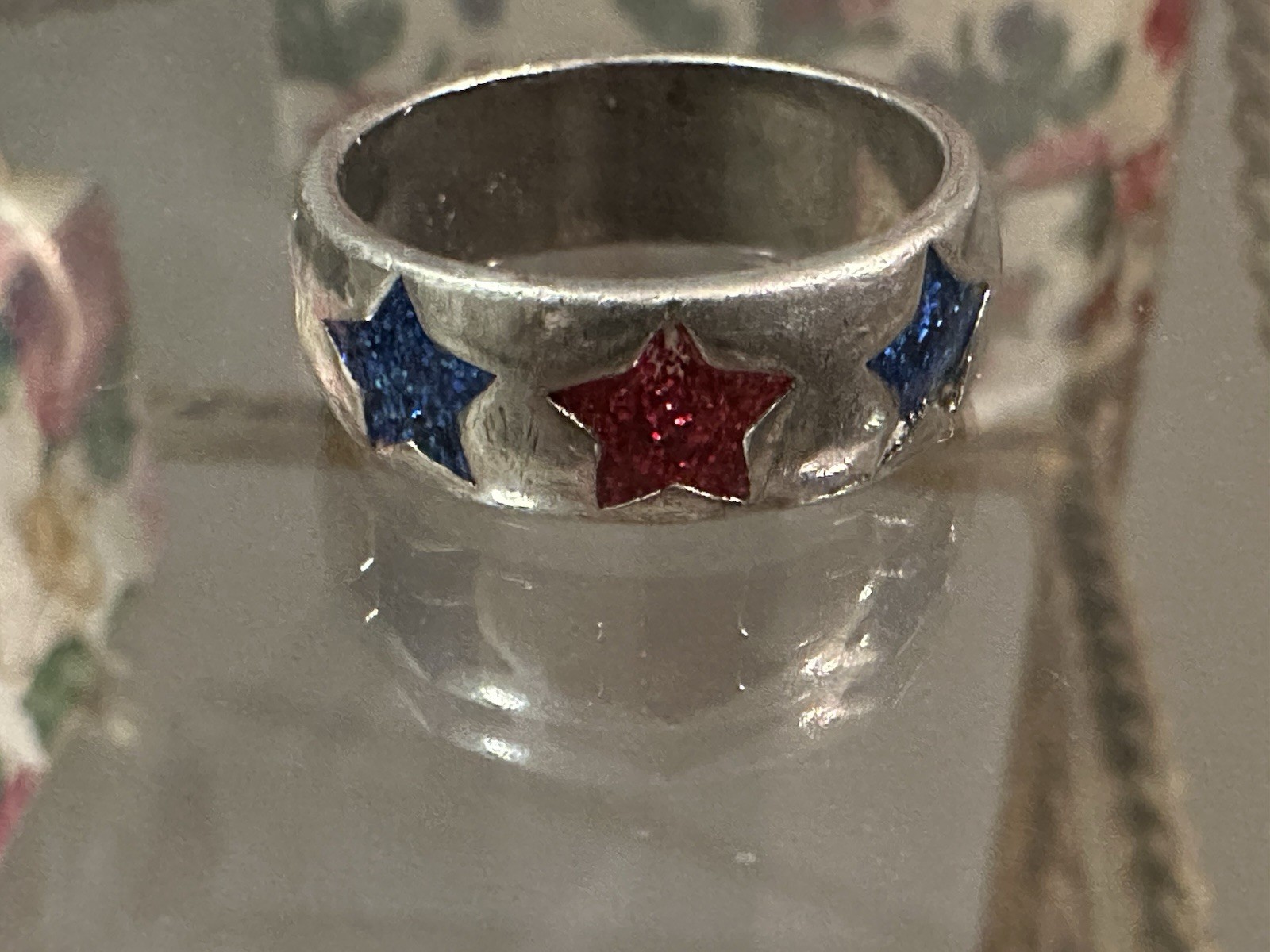 Vintage Silver Tone Glittery Enamel Red White & Blue Stars Band Ring Size 10