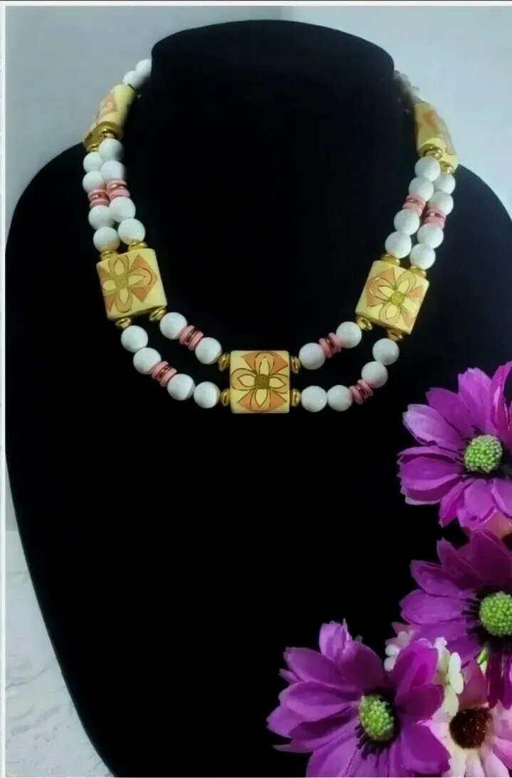 VTG Floral Lucite Bead NECKLACE 2 Strand Cream White Pink GoldTone Japan Stamped