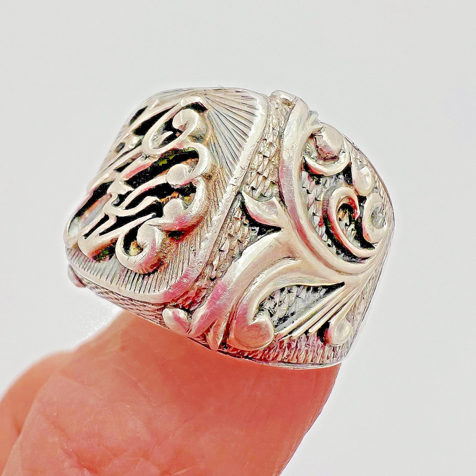 Ring 925 Sterling Silver Vintage Massive Men’s Jewelry Ornate Monogram Size 10.5