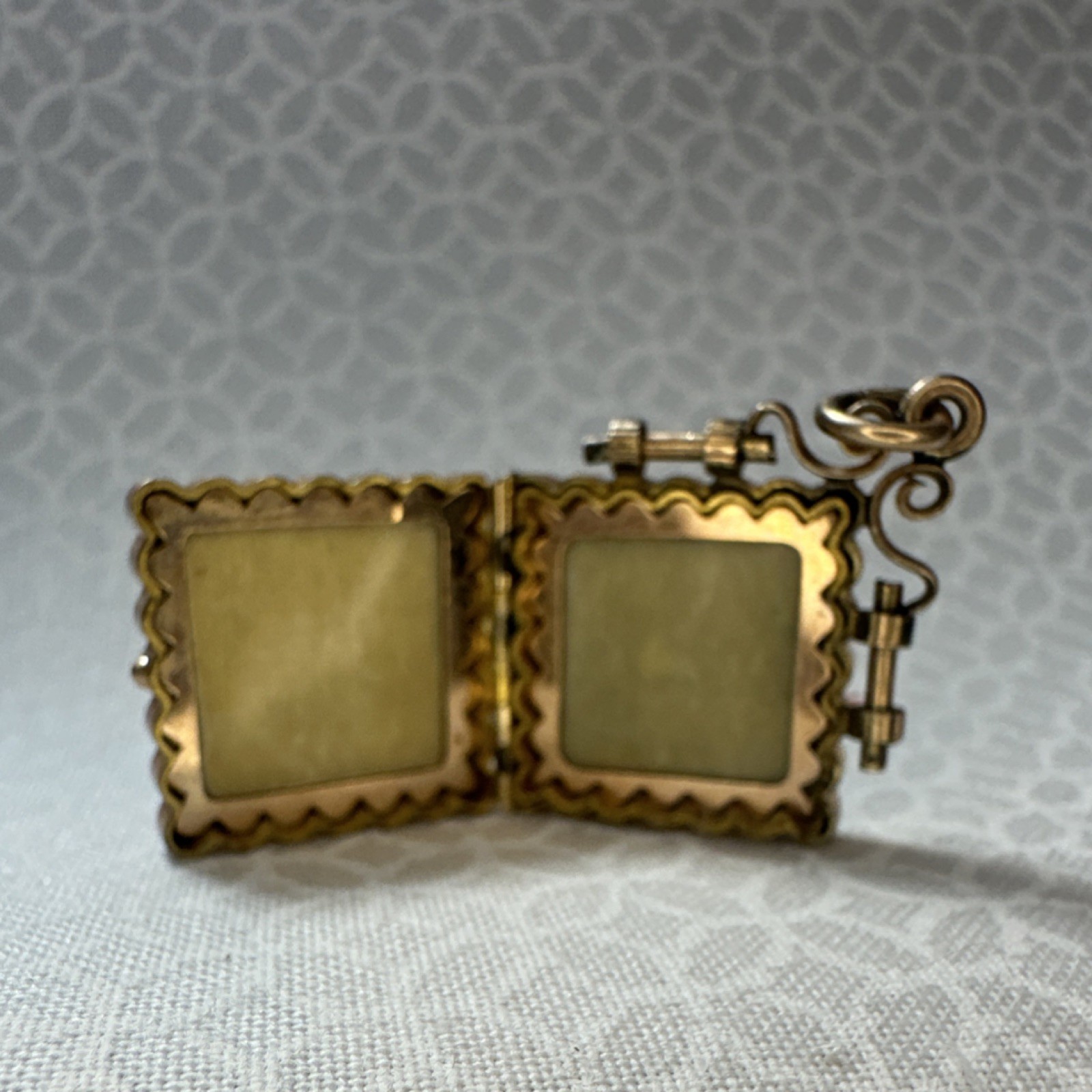 Gold Tone Engraved Square Photo Locket Pendant No Stone Unisex Adults