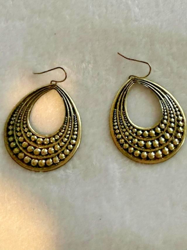 Antiqued brass Tone Tear Drop Dangle pierced earrings