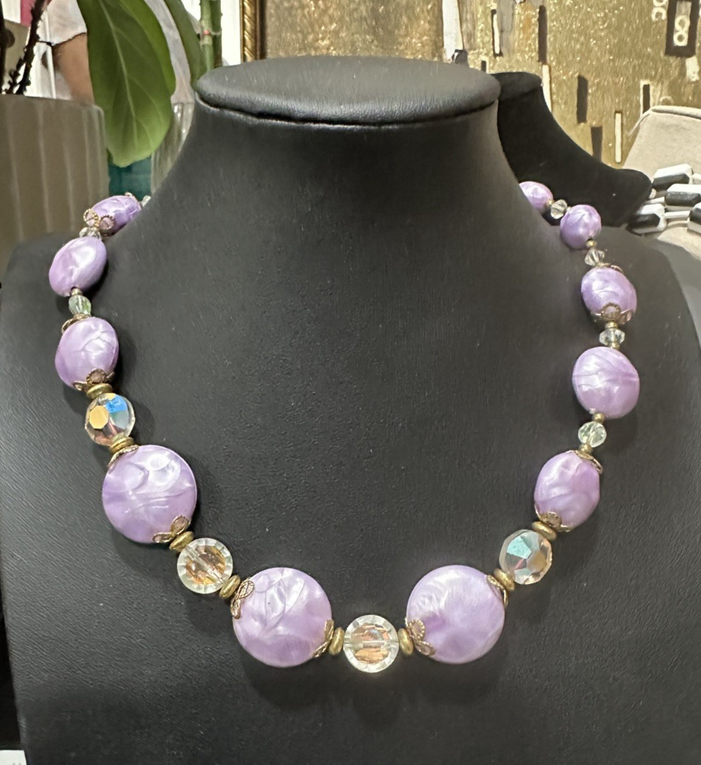 Vintage Light Purple Graduated Acrylic Bead Necklace 16 Inch AB Textuured