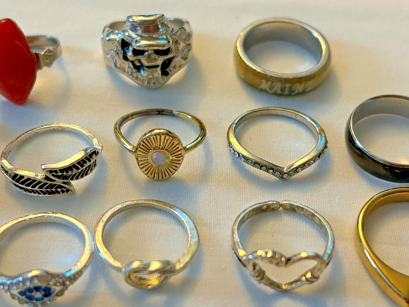 Estate Jewelry Ring Lot 22 Vintage Fashion Collectible Silver/Gold Tone