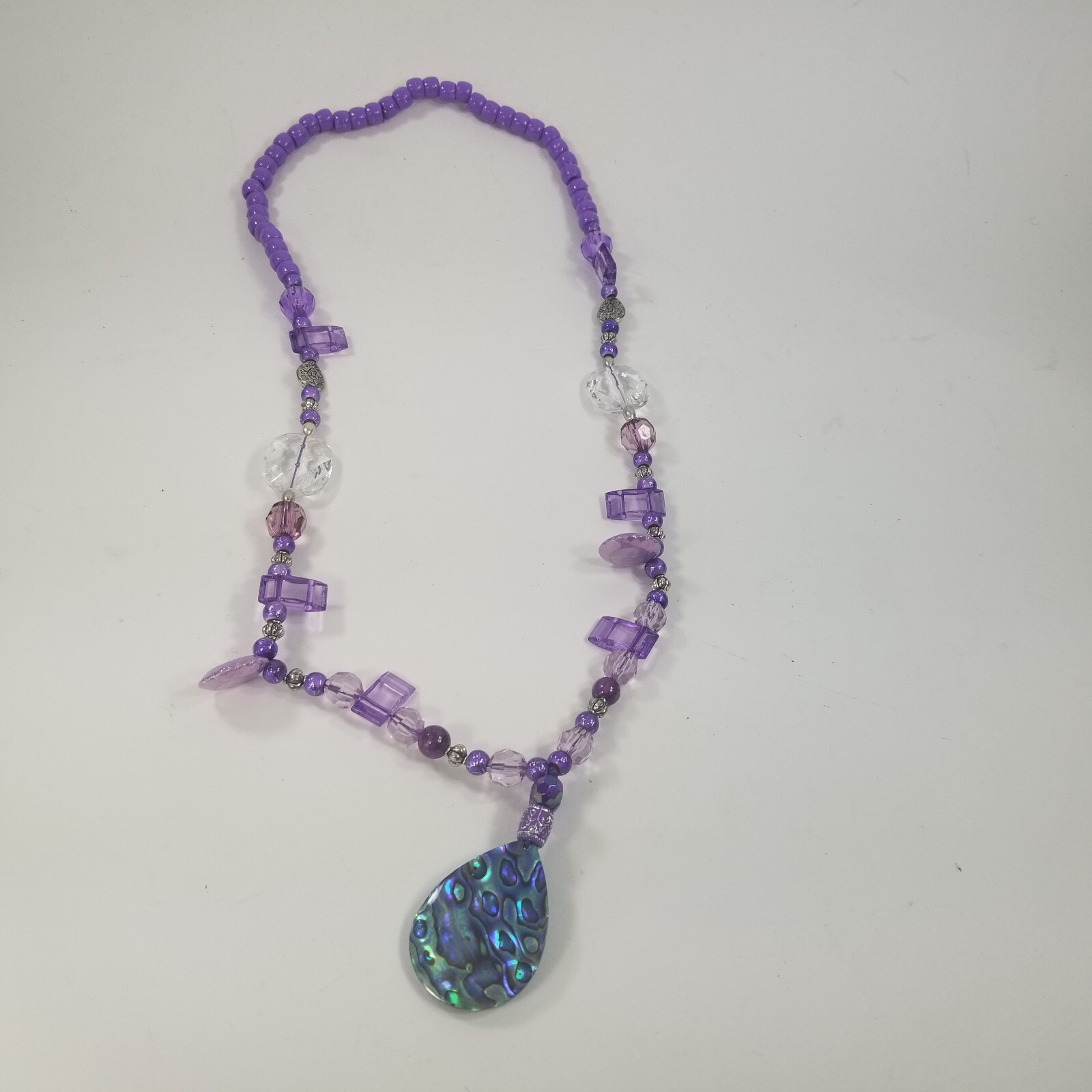Silver tone with Faceted Purple Beads Necklace Shiny