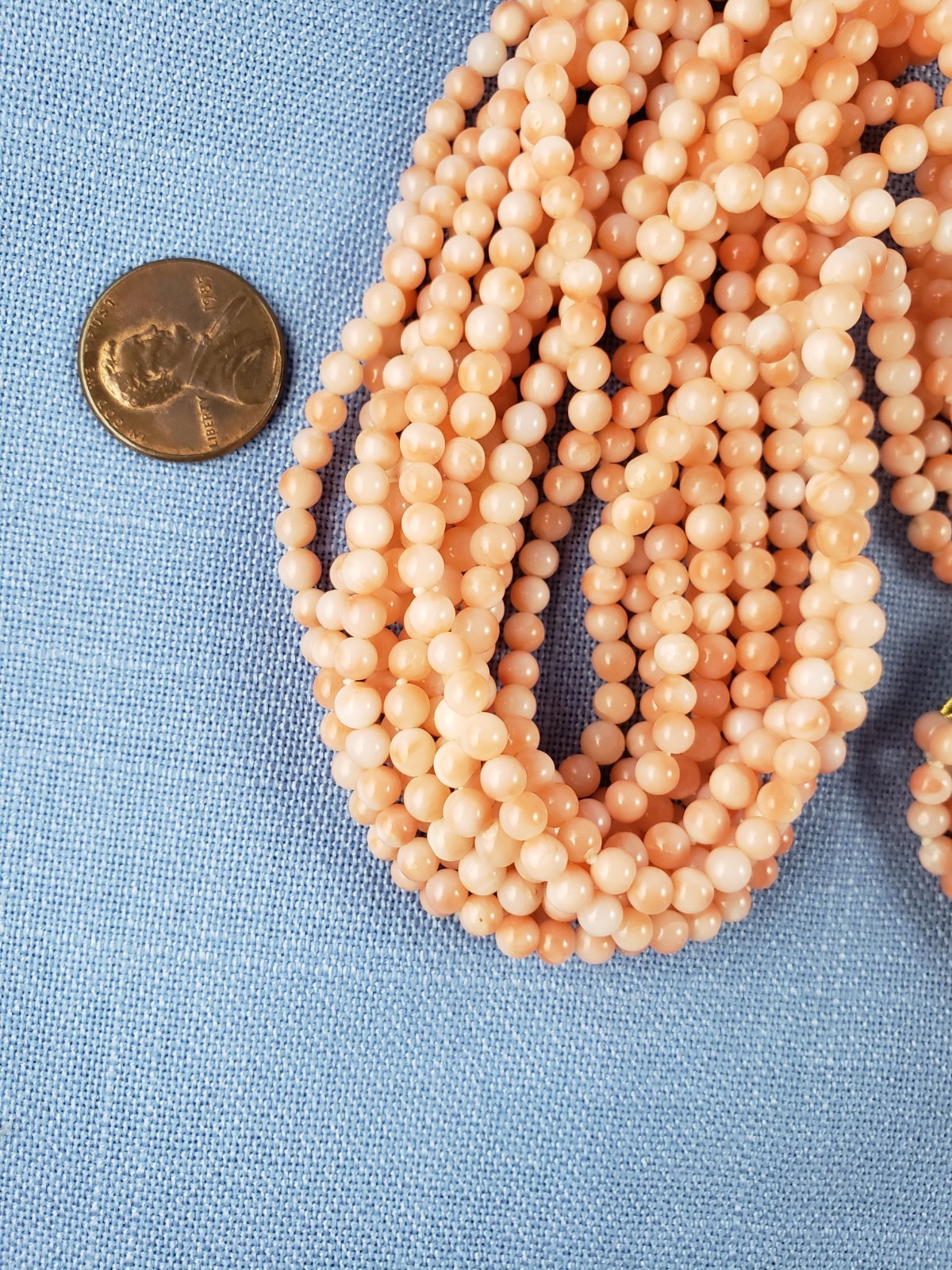 Angel skin coral multistrand 11 strands bead necklace carved rose 21″ 130 g
