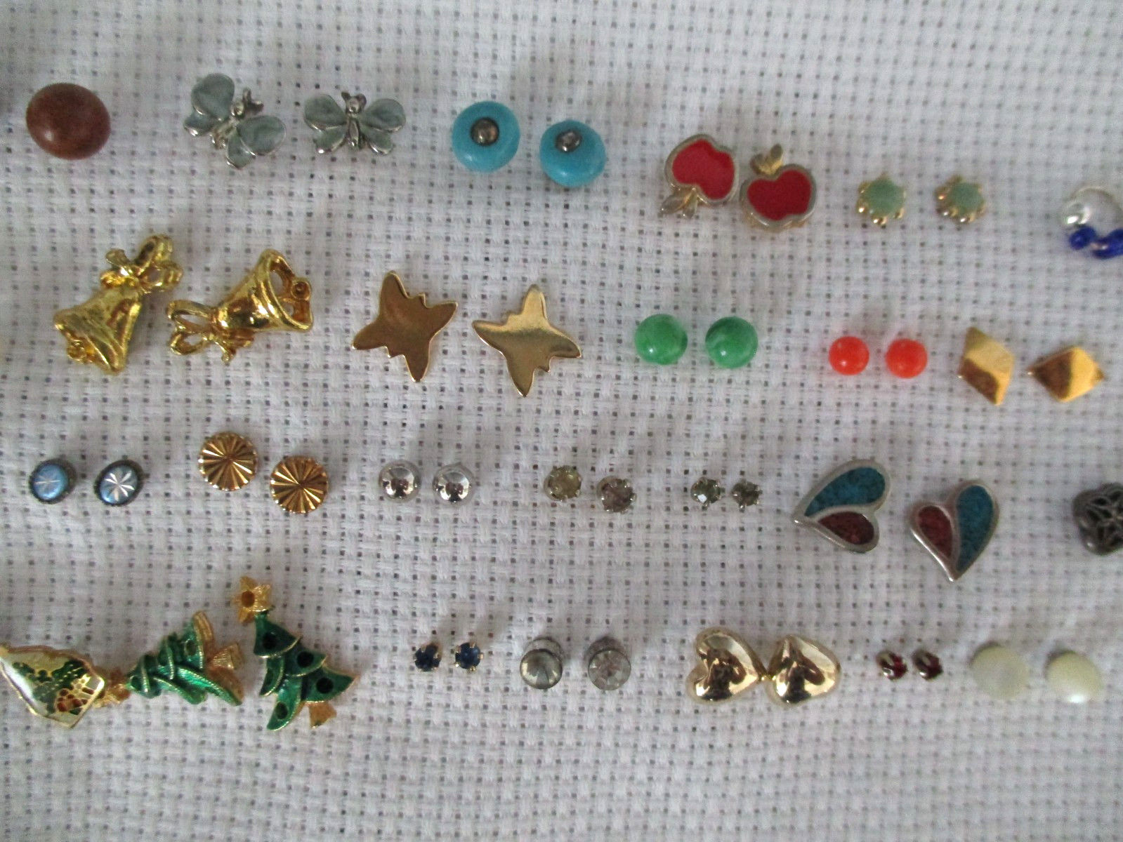 100 Pierced Earrings Sets Vtg to Mod Wearable Unsigned.