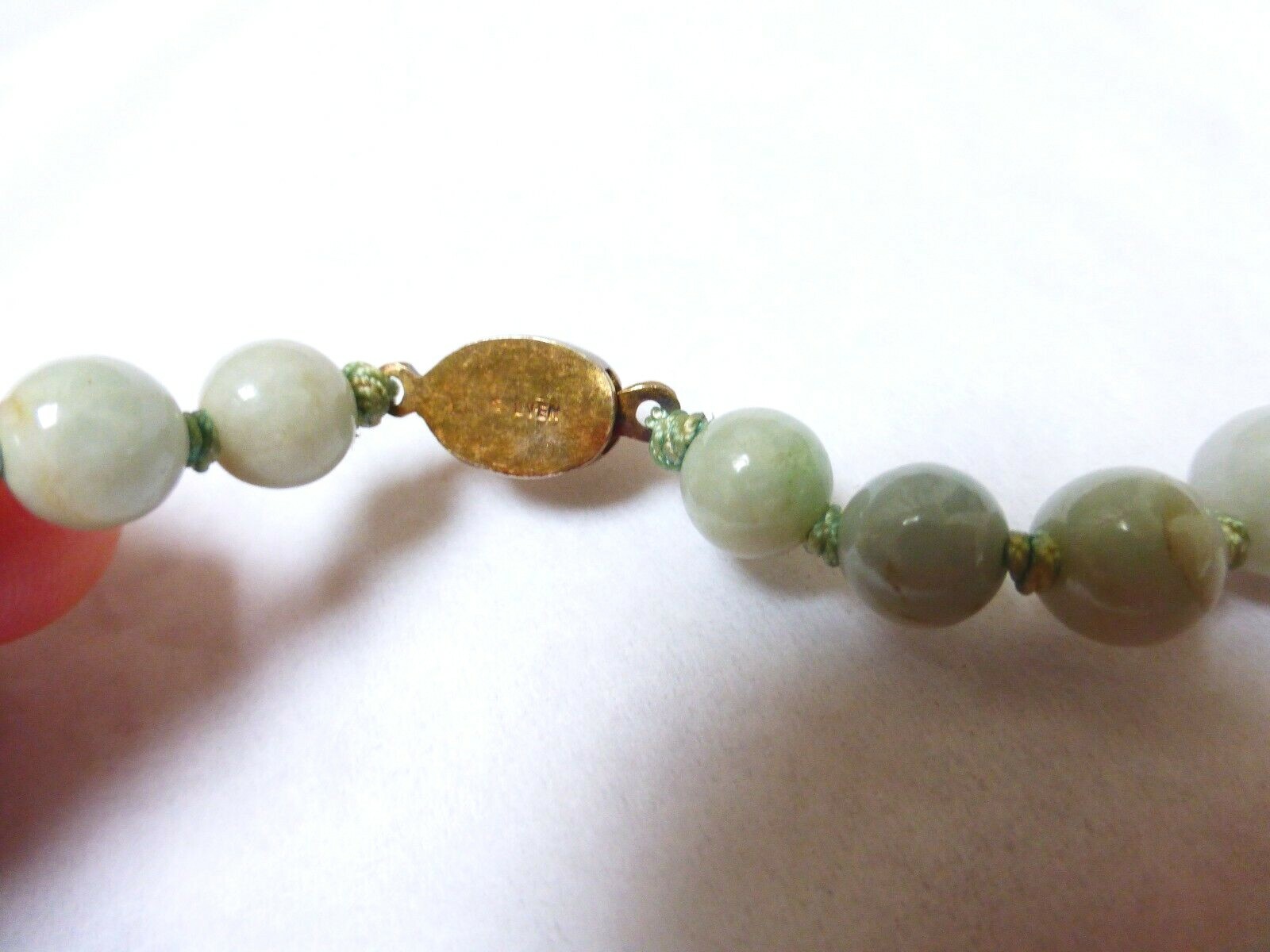 CHINESE VINTAGE NATURAL GREEN JADE 8mm-10mm BEAD NECKLACE, 65 grams