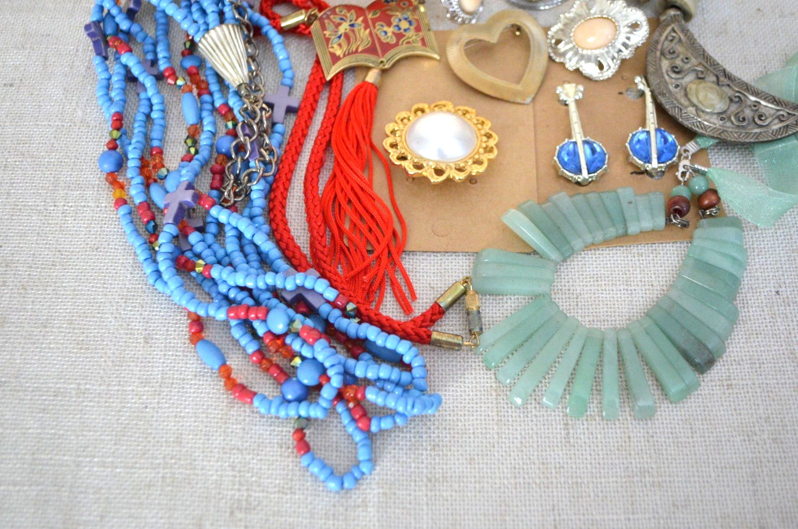 Vintage Jewelry Lot 1 Lb Mixed Wearable Craft Resale Beaded Necklaces Bracelets