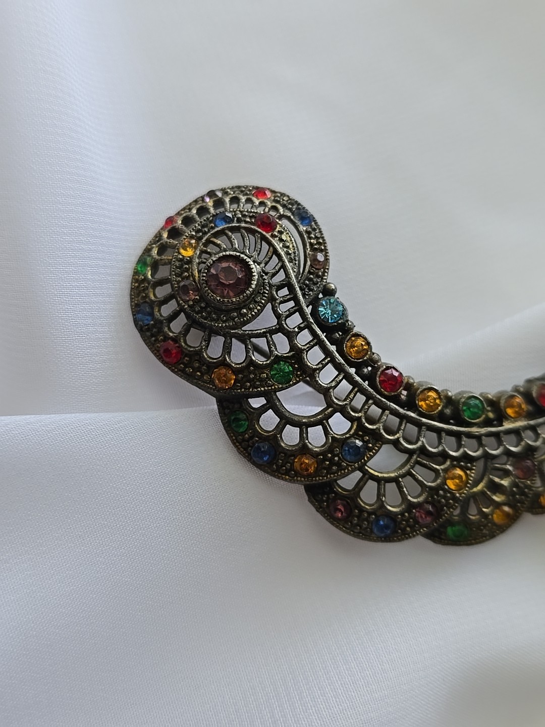 1930s Little Nemo Leaf Brooch LN 25 Multicolor Rhinestones Pot Metal Pin 3.5″