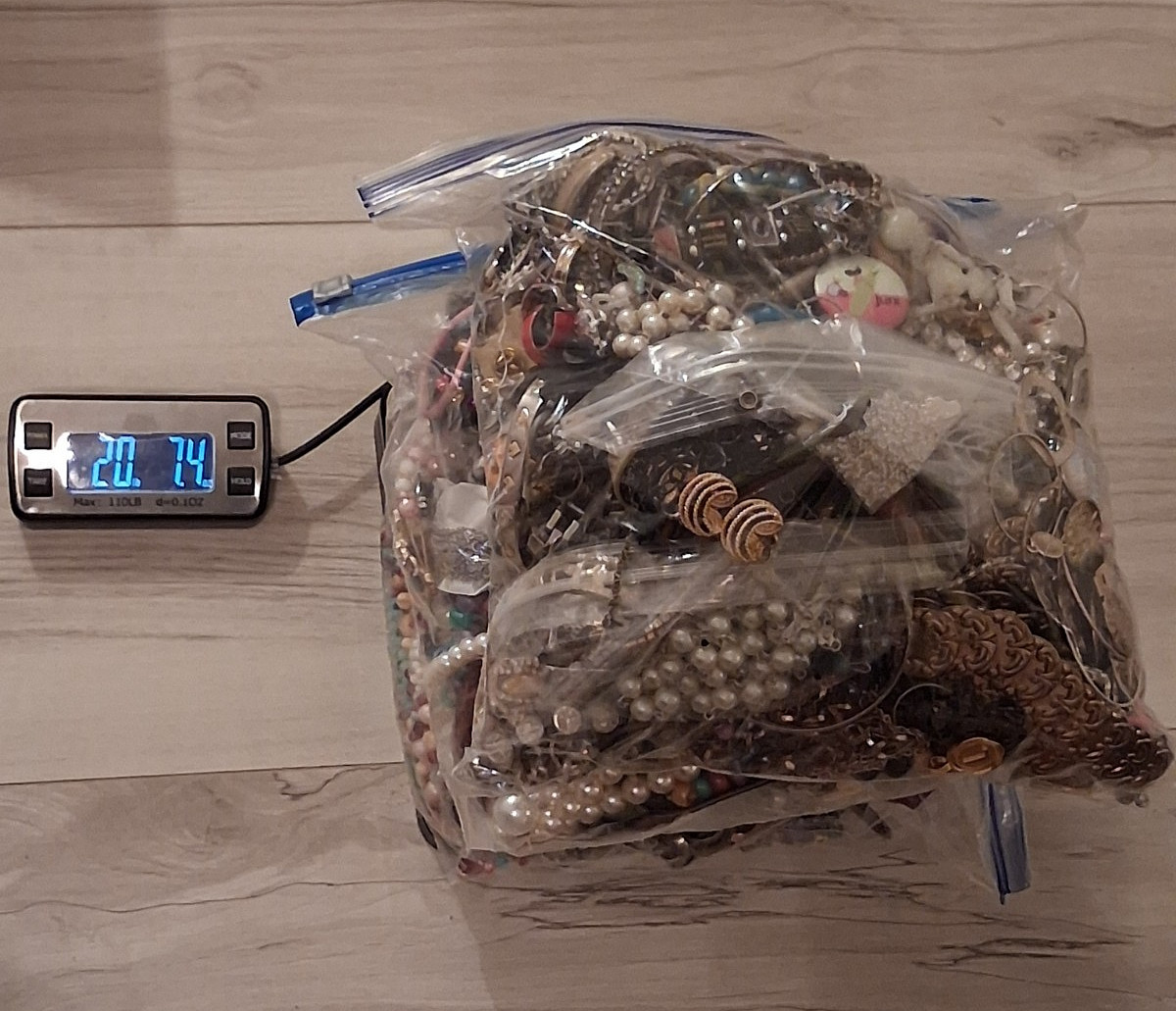 20 lbs -5 oz Vintage To Now CRAFT, REPAIR ,TANGLED Junk Jewelry Lot (JK005)