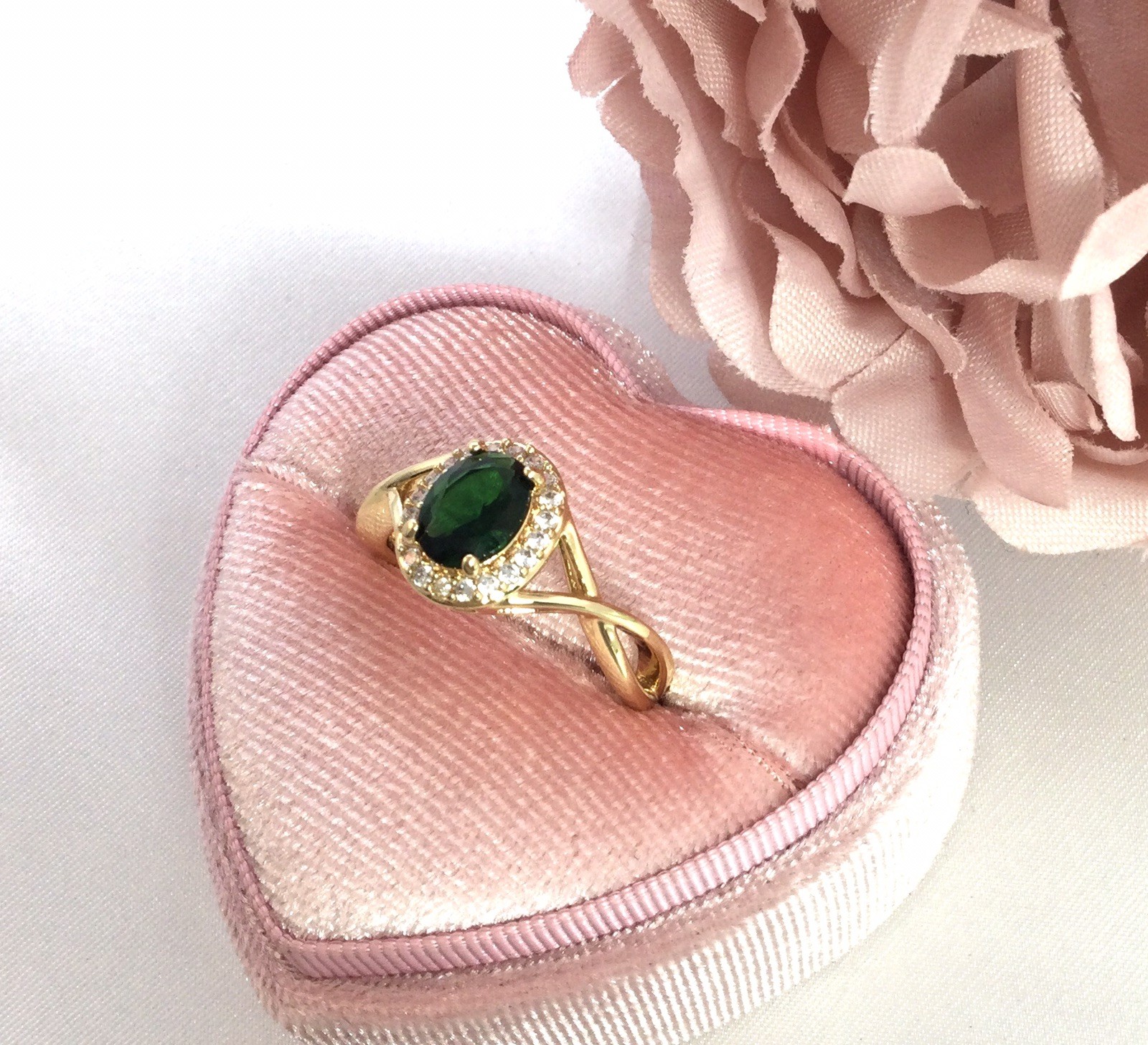 Vintage Jewellery Gold Ring Emerald and White Sapphires Antique Deco Jewelry