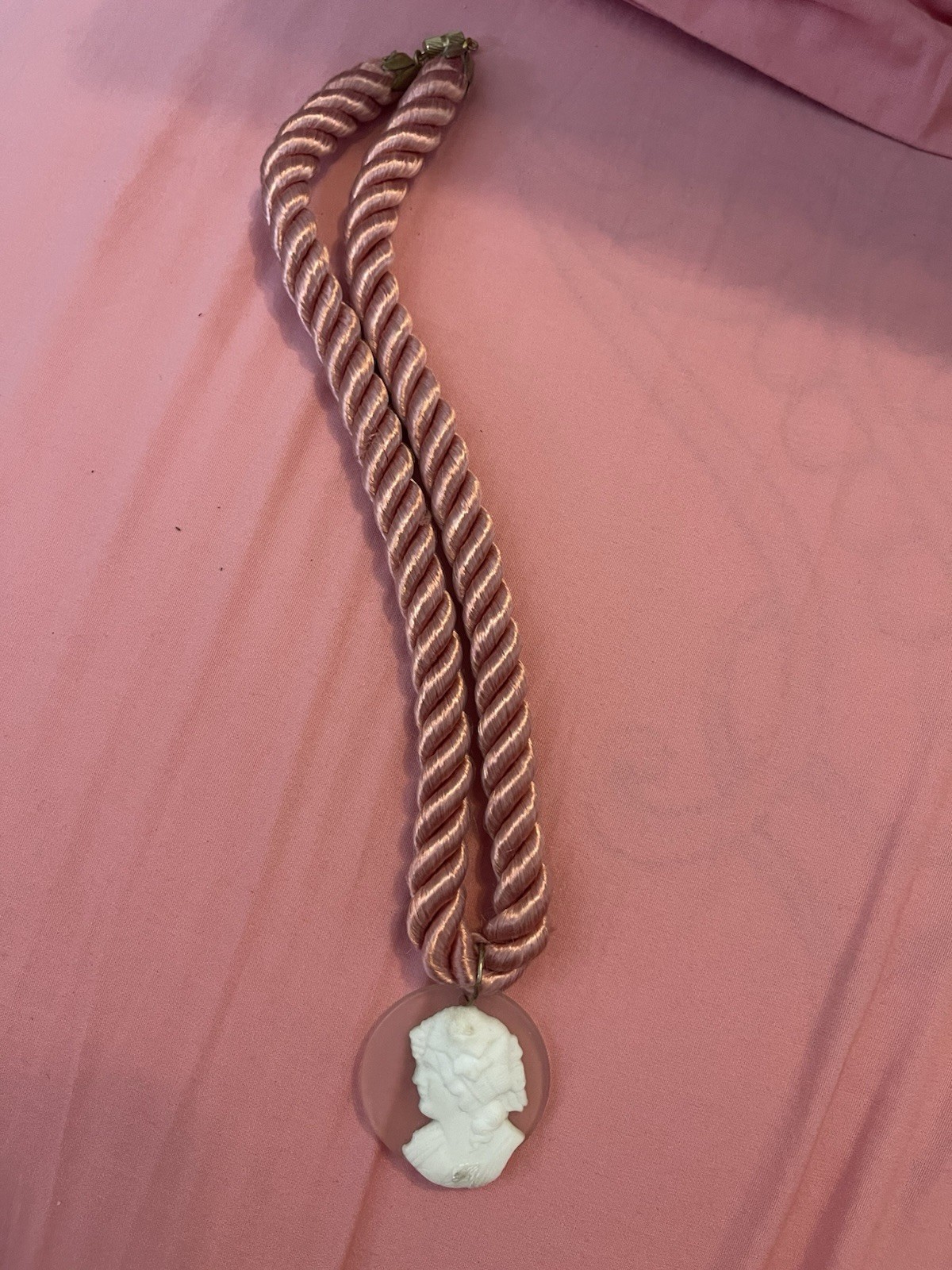Vintage Cameo Pendant