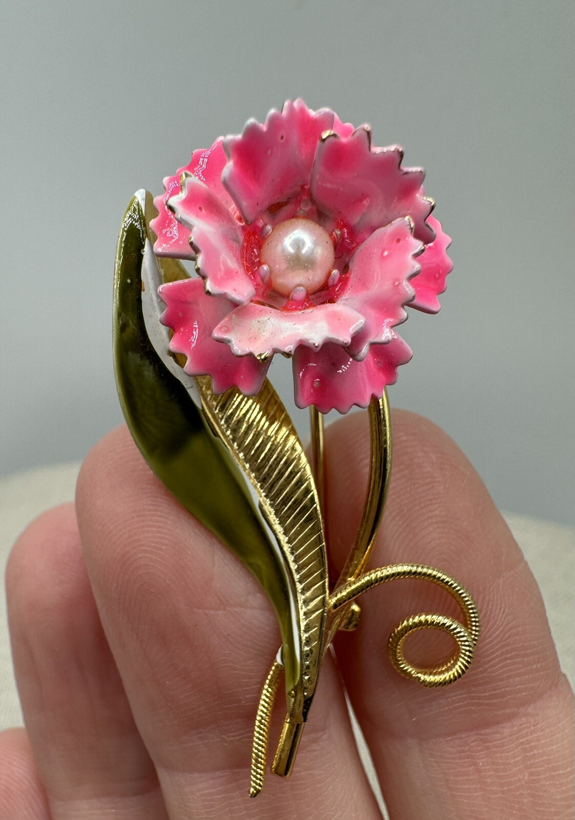 Vintage Gold Tone Faux Pearl Bright Pink Enamel Flower Brooch Pin