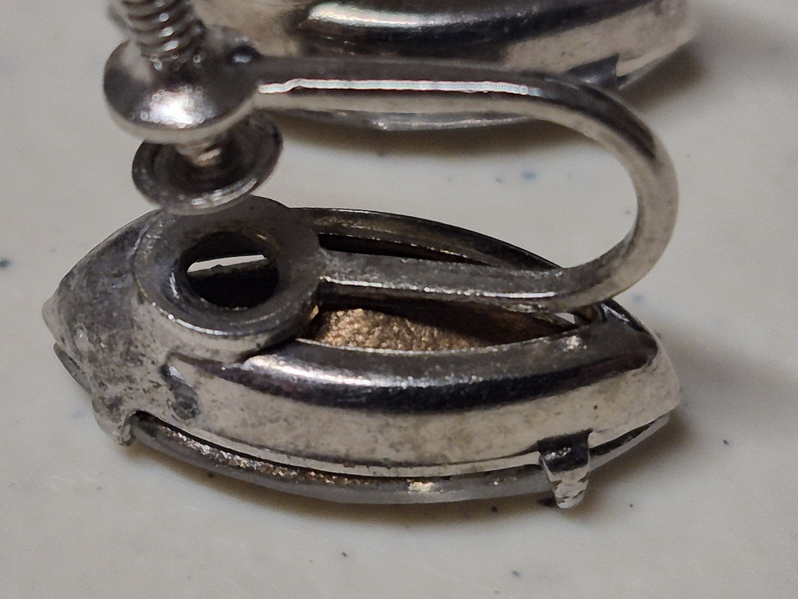 VTG Pair of Earrings Silver Tone Metal Screw Back w/Clear Faceted Rhinestones