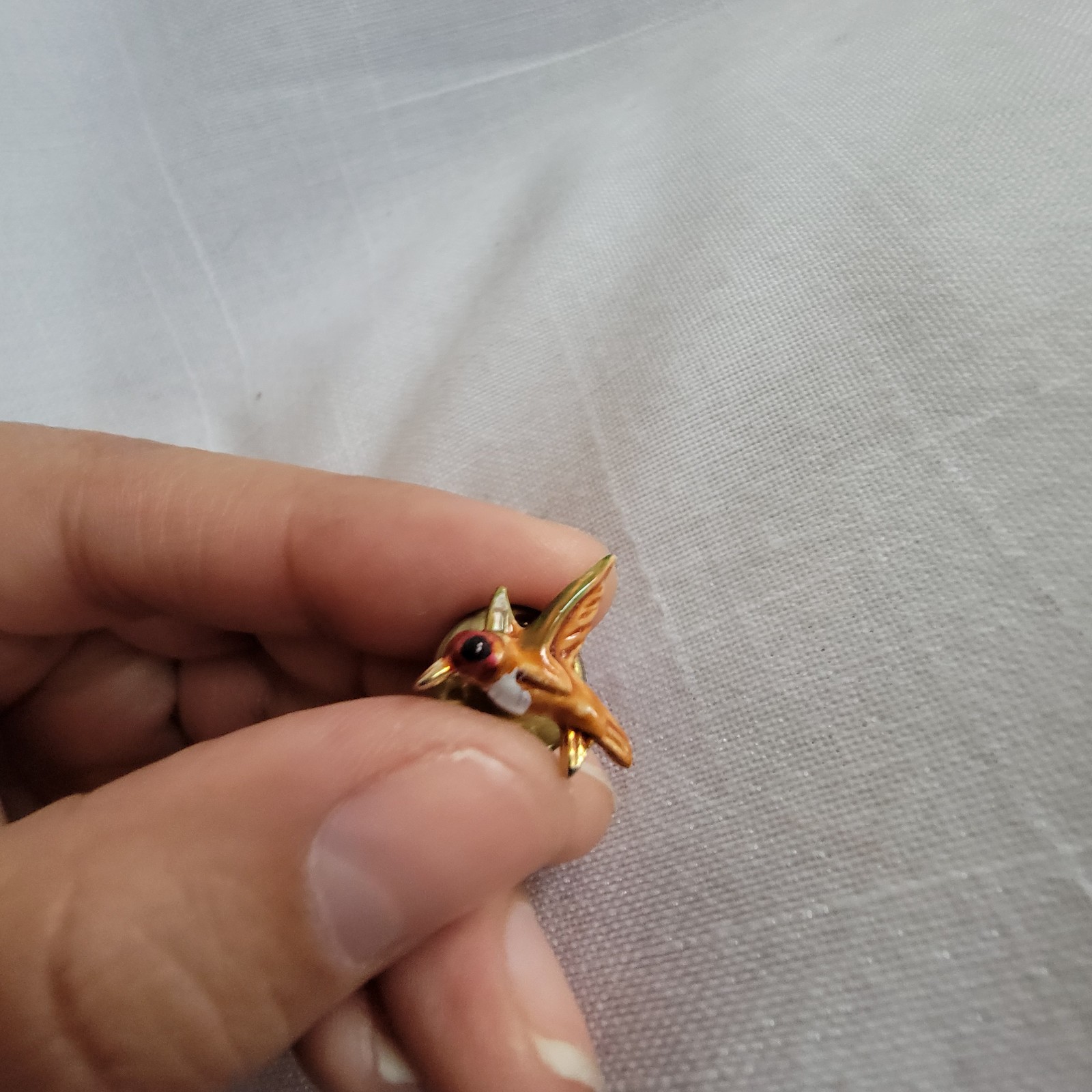 Small mini miniature orange red bird hummingbird shaped lapel pin brooch