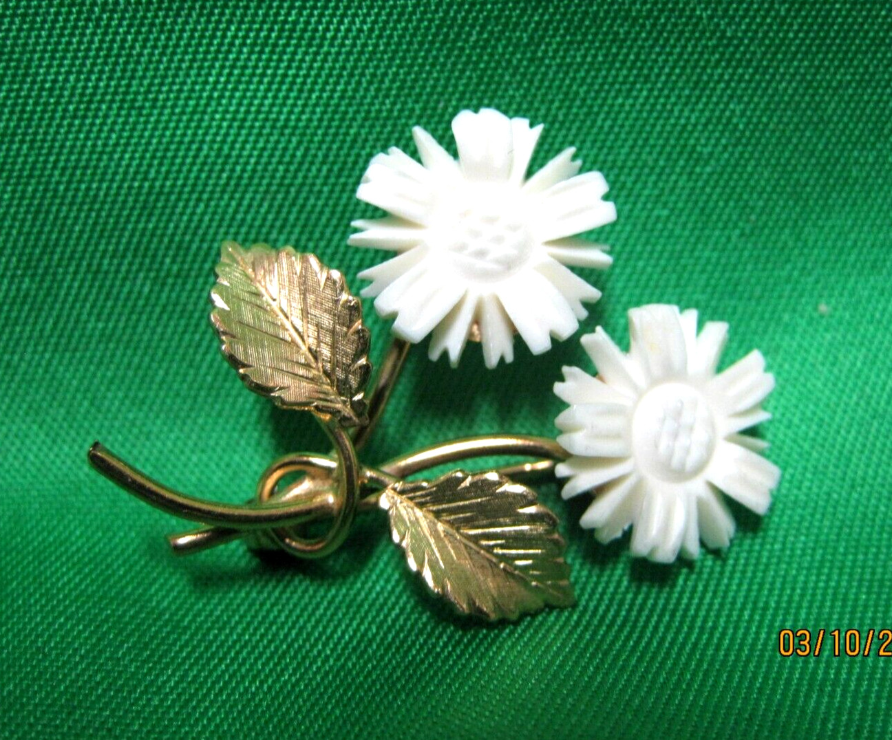White flower brooch 14K Gold filled metal alloy carved bone Wells 1.25″ !!!